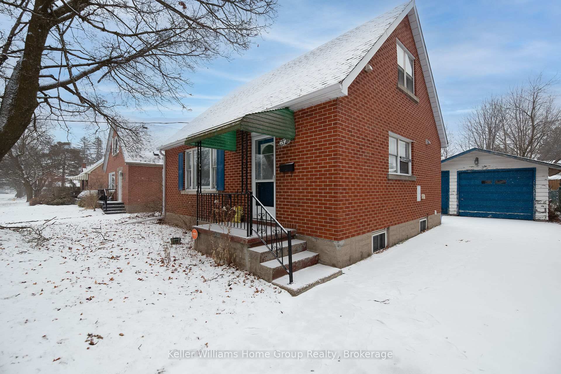 Photo 19 of 32 Dietz Avenue S, Waterloo — HOMEH