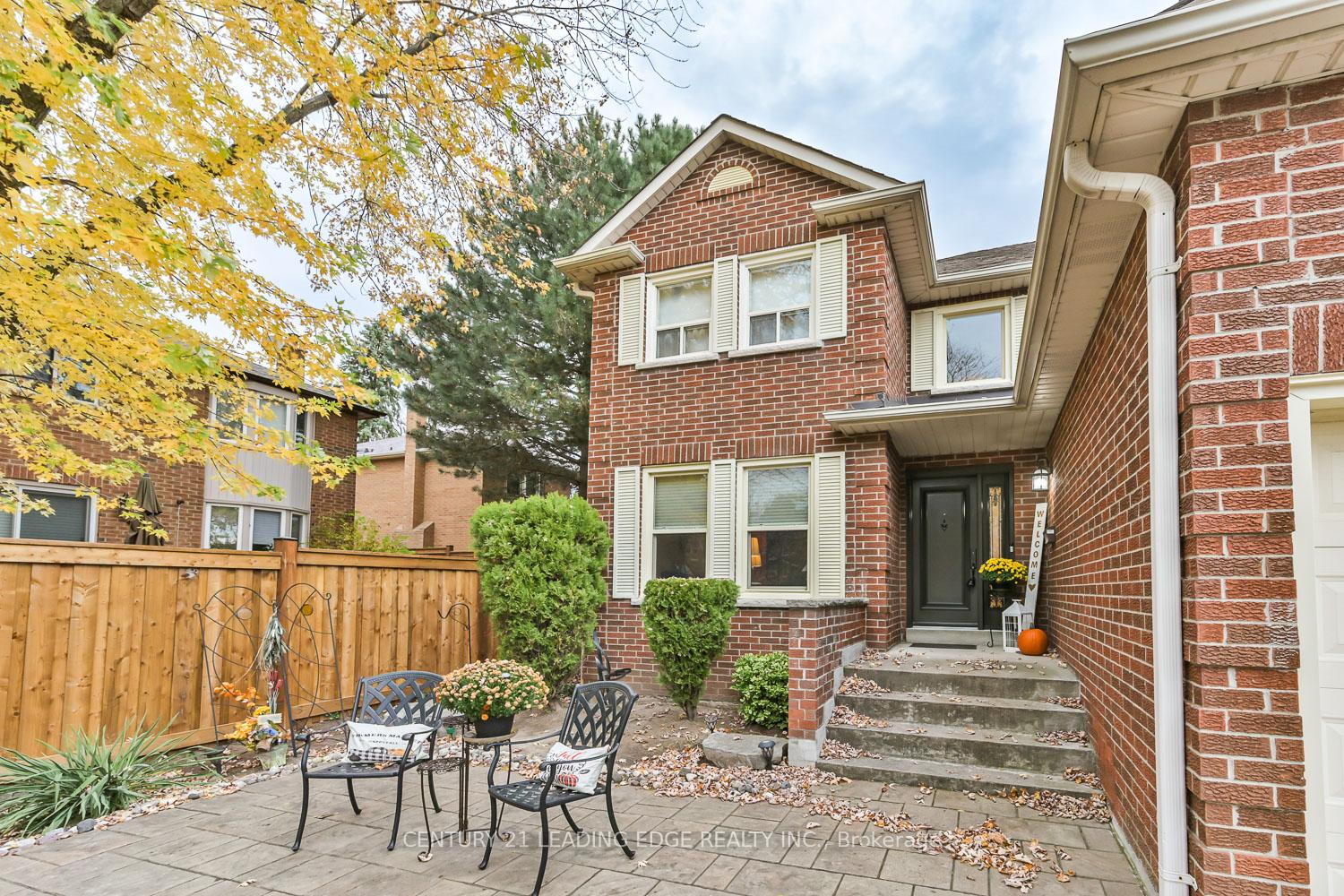 Photo 4 of 81 Mccarty Crescent, Markham, Markham Village — HOMEH