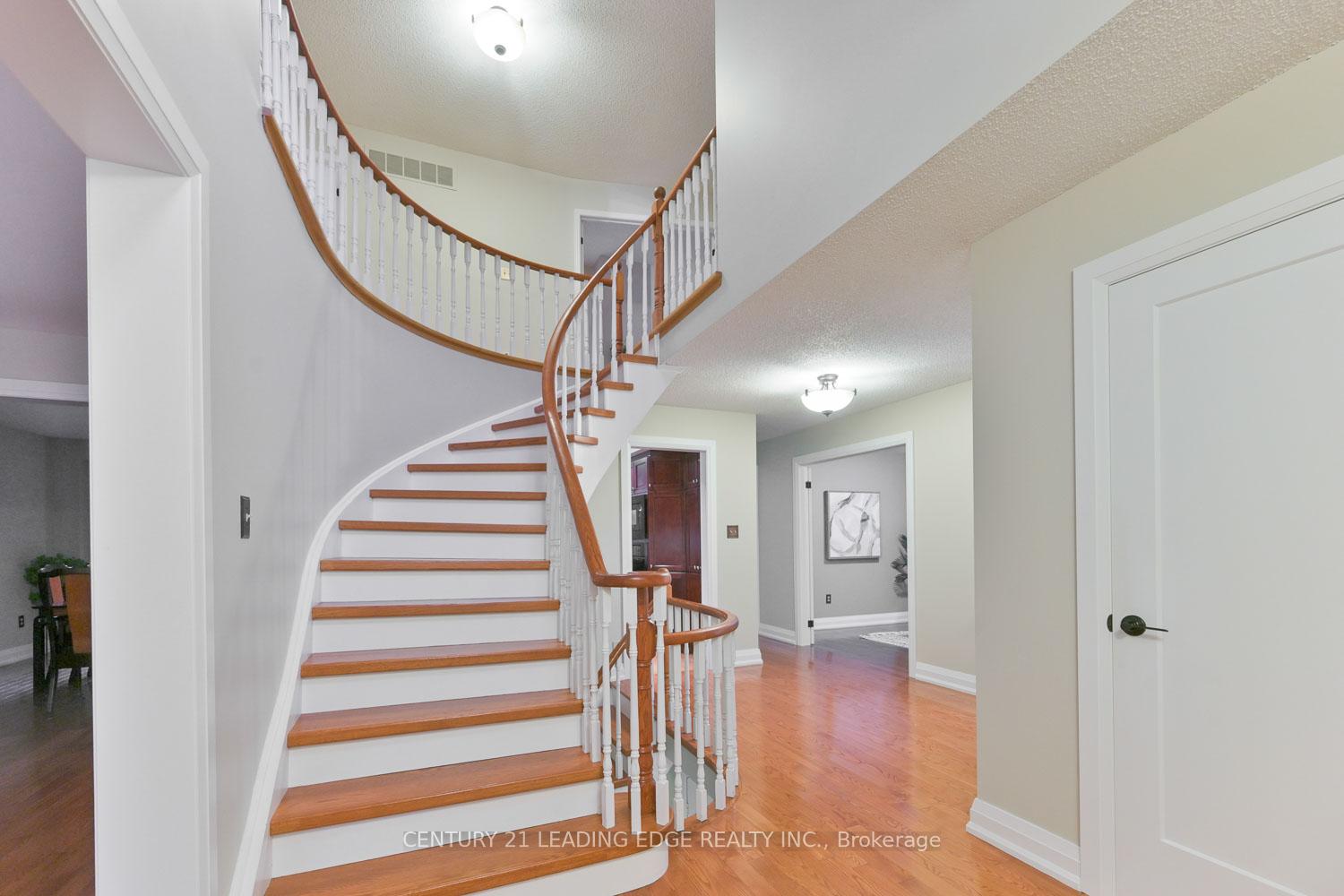 Photo 6 of 81 Mccarty Crescent, Markham, Markham Village — HOMEH