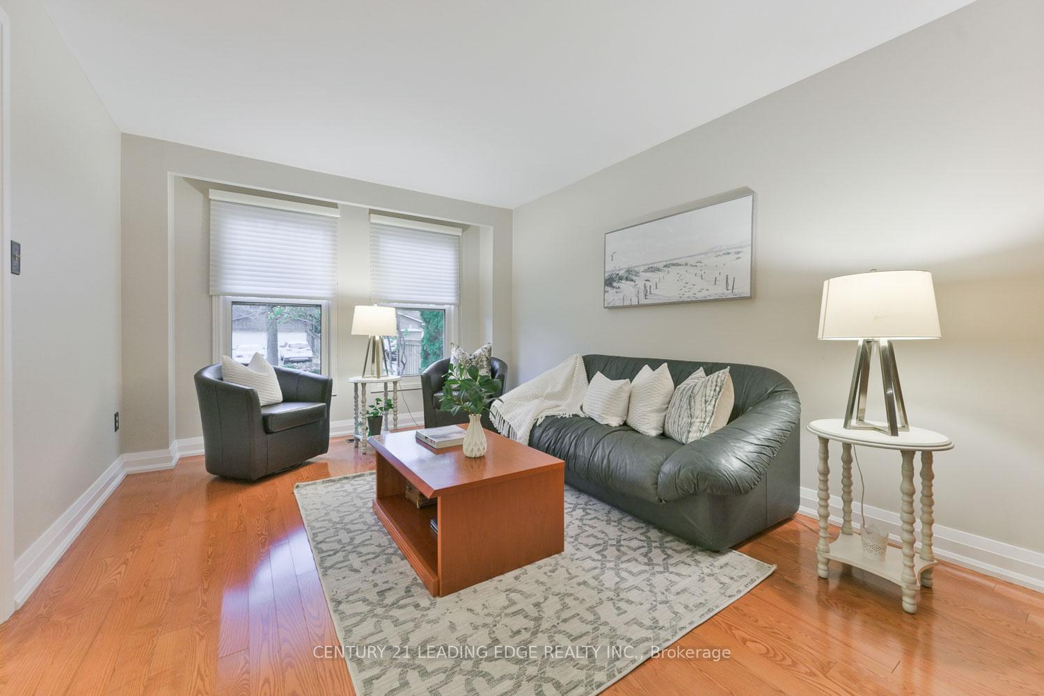 Photo 7 of 81 Mccarty Crescent, Markham, Markham Village — HOMEH