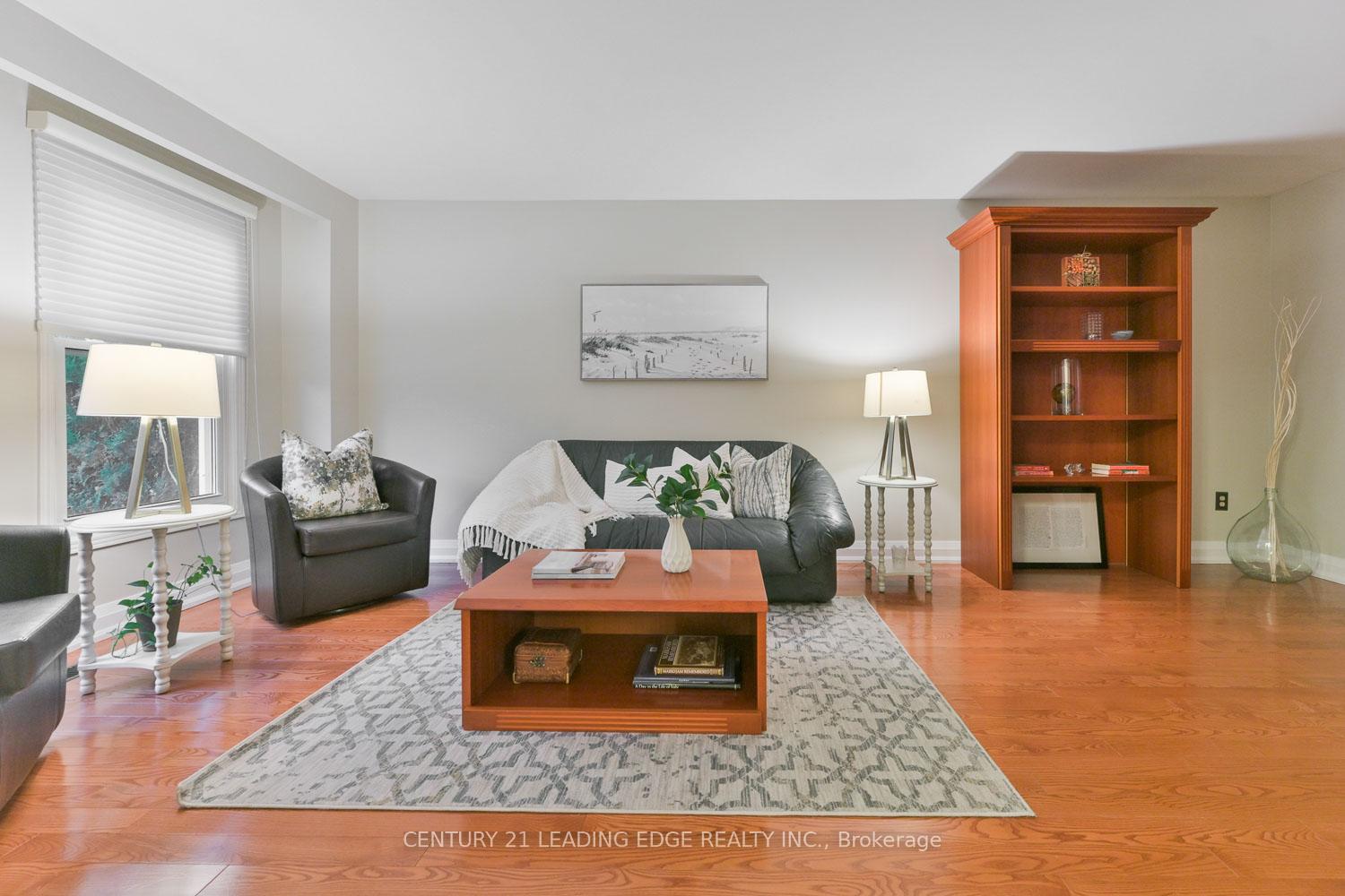 Photo 8 of 81 Mccarty Crescent, Markham, Markham Village — HOMEH