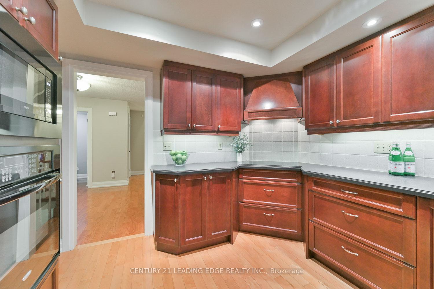 Photo 13 of 81 Mccarty Crescent, Markham, Markham Village — HOMEH