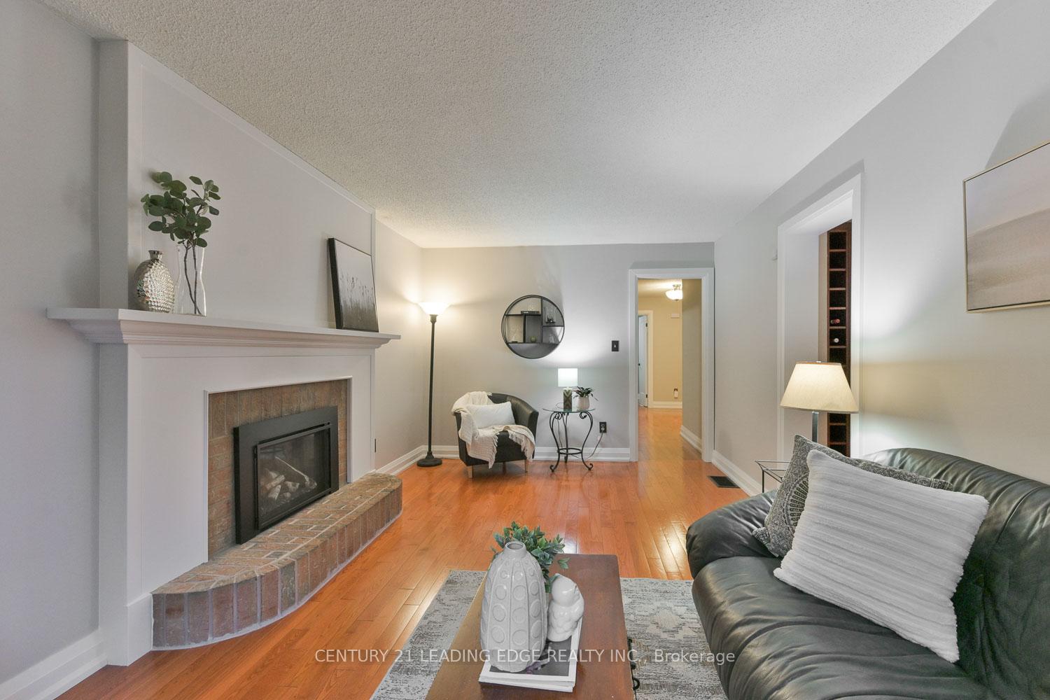 Photo 19 of 81 Mccarty Crescent, Markham, Markham Village — HOMEH