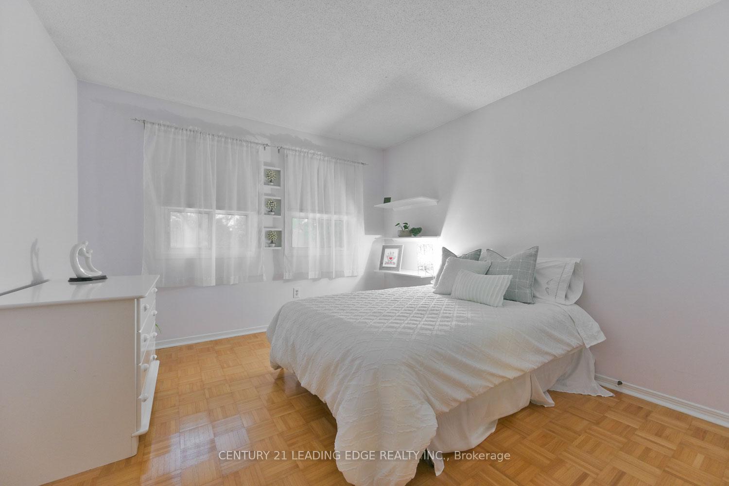 Photo 32 of 81 Mccarty Crescent, Markham, Markham Village — HOMEH