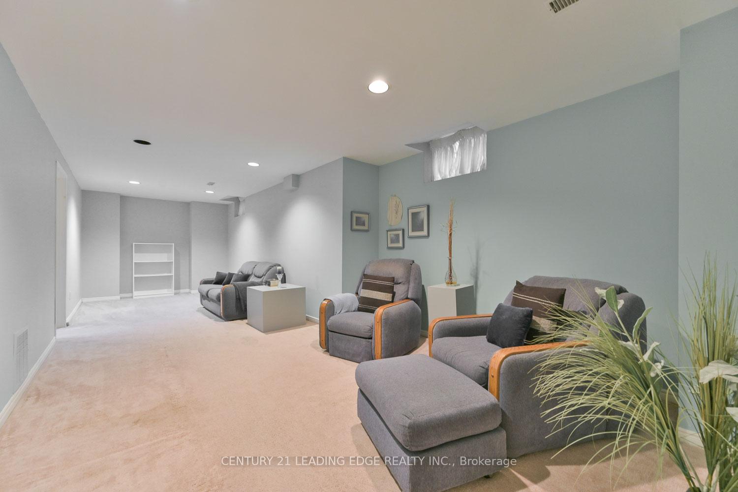 Photo 38 of 81 Mccarty Crescent, Markham, Markham Village — HOMEH