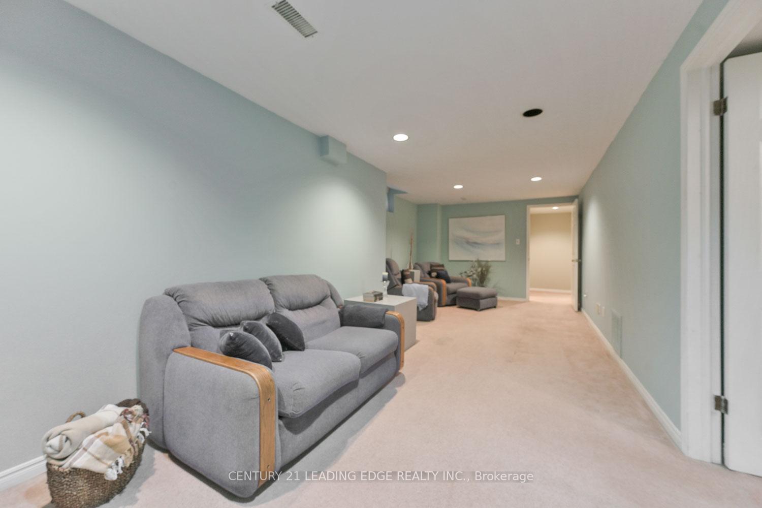 Photo 39 of 81 Mccarty Crescent, Markham, Markham Village — HOMEH