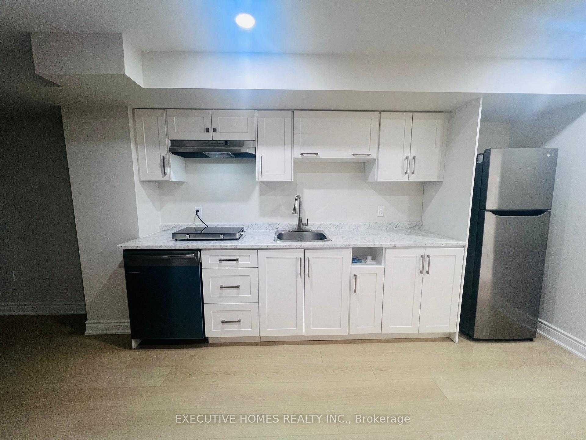 Photo 1 of 33 James Govan Drive, Whitby, Port Whitby — HOMEH