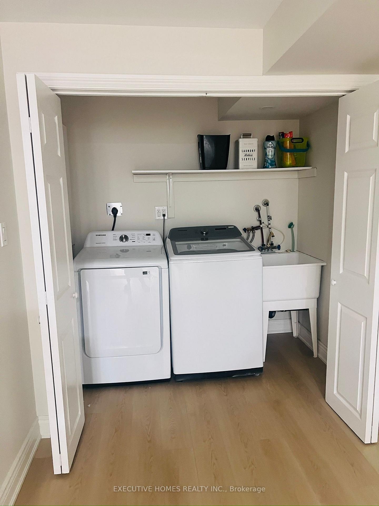 Photo 12 of 33 James Govan Drive, Whitby, Port Whitby — HOMEH