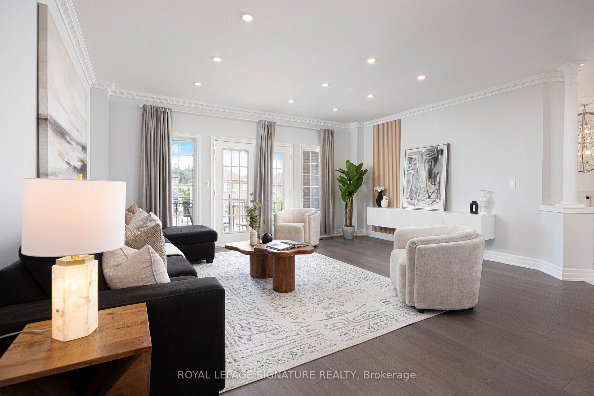 Photo 4 of 559 Royalpark Way, Vaughan, Elder Mills — HOMEH