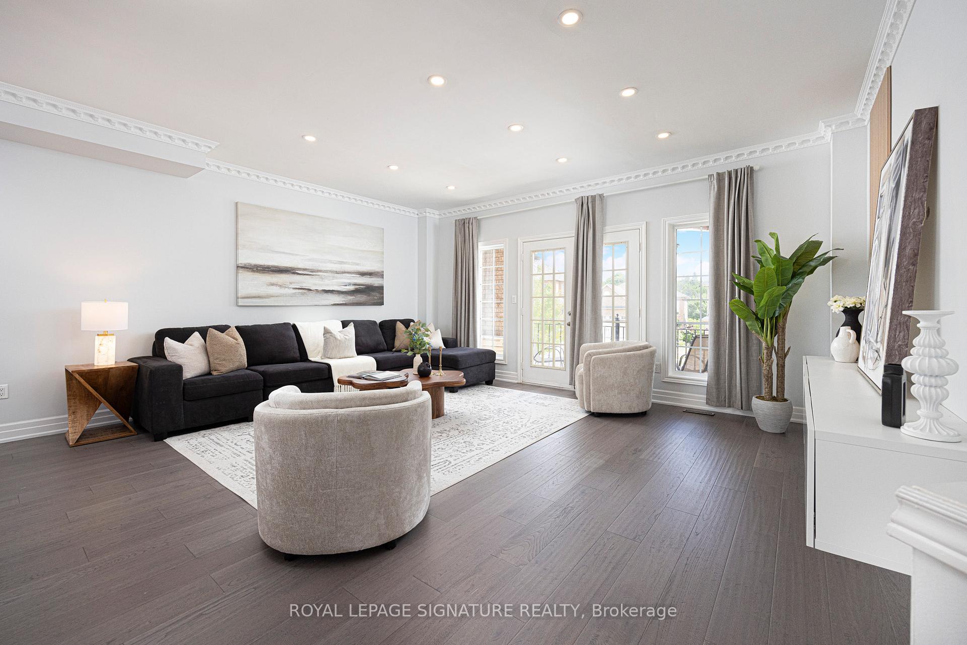 Photo 5 of 559 Royalpark Way, Vaughan, Elder Mills — HOMEH
