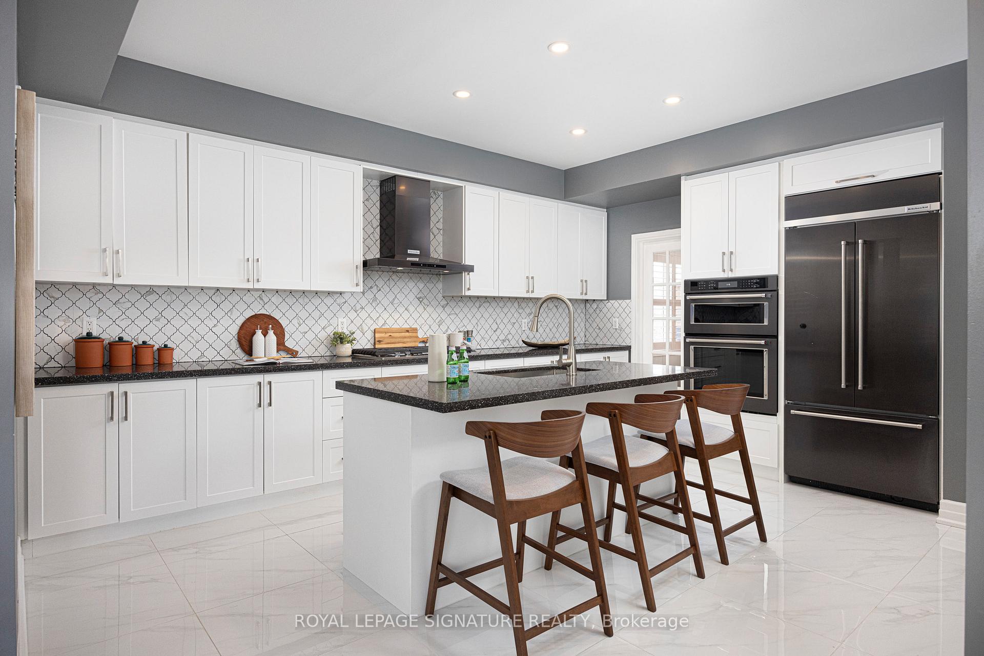 Photo 12 of 559 Royalpark Way, Vaughan, Elder Mills — HOMEH
