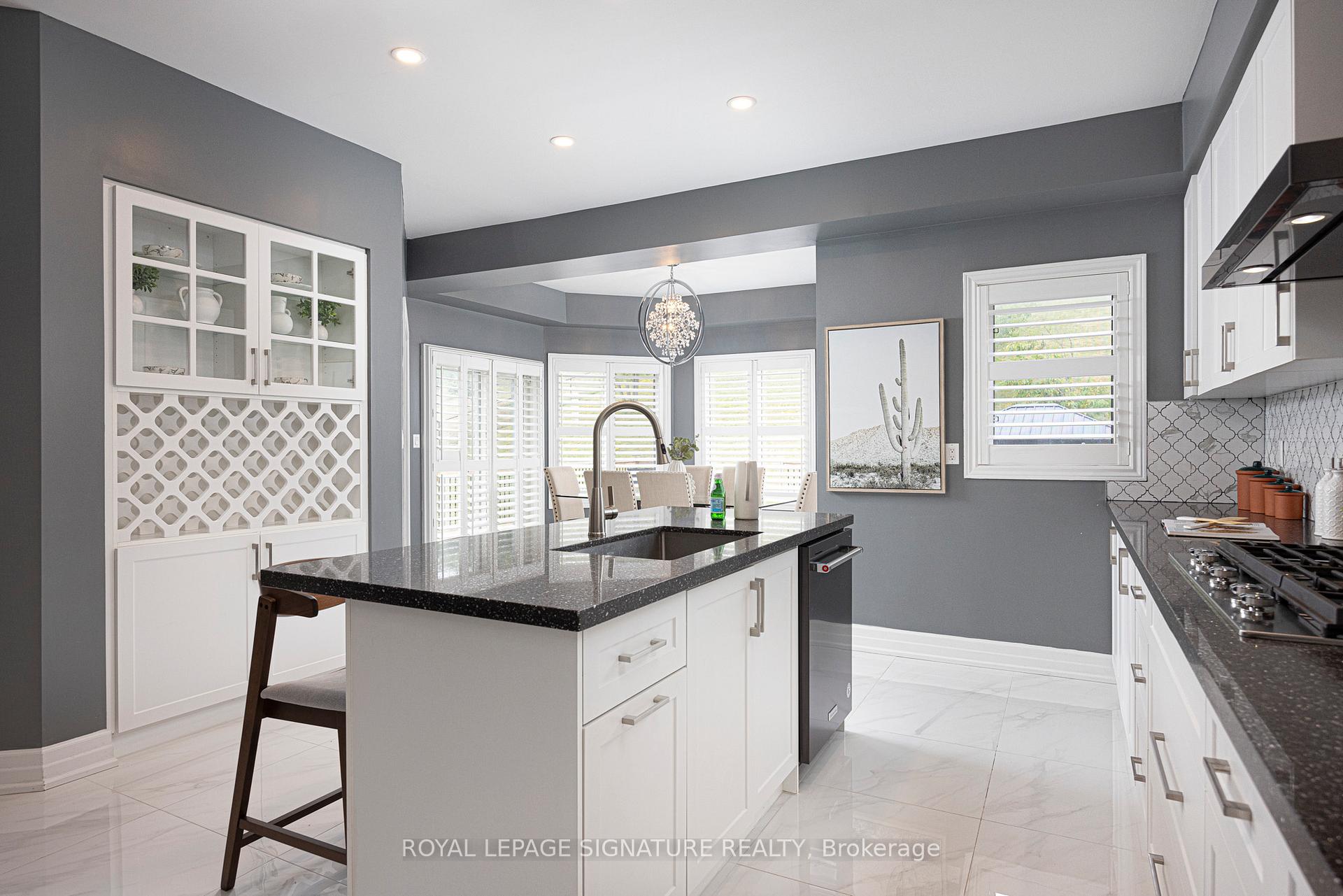 Photo 13 of 559 Royalpark Way, Vaughan, Elder Mills — HOMEH