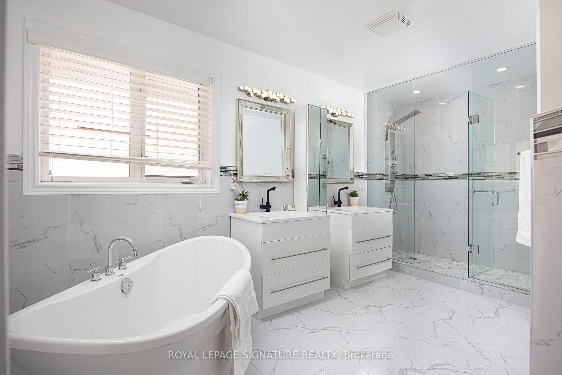 Photo 22 of 559 Royalpark Way, Vaughan, Elder Mills — HOMEH