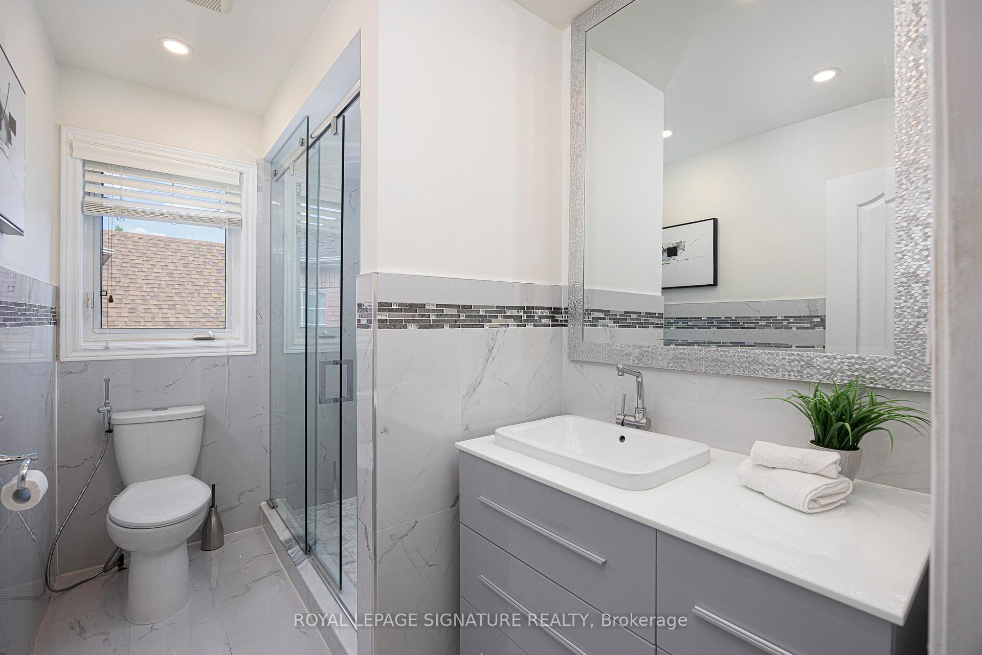 Photo 26 of 559 Royalpark Way, Vaughan, Elder Mills — HOMEH