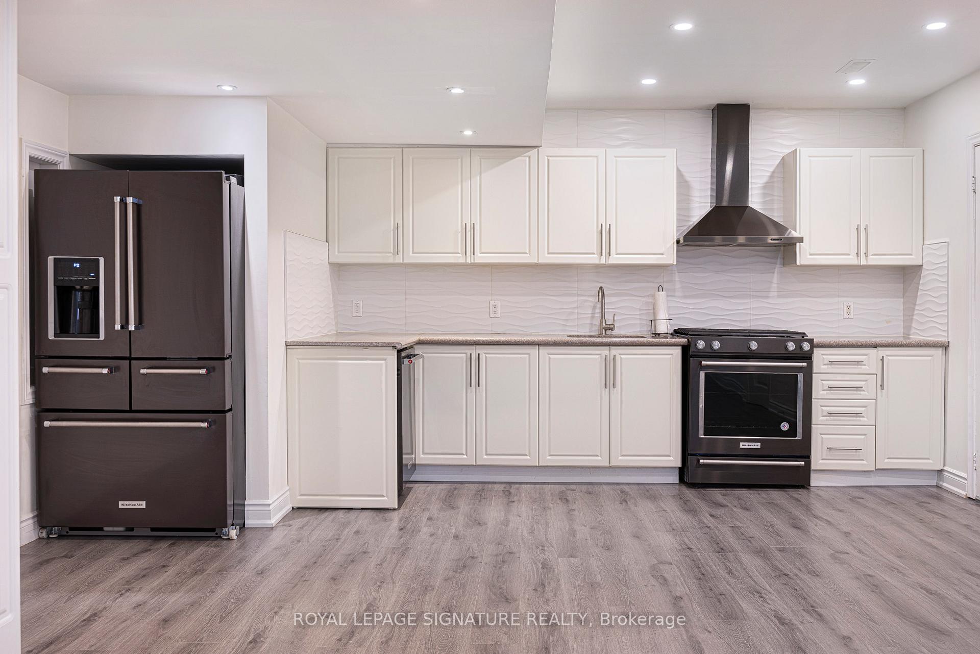 Photo 29 of 559 Royalpark Way, Vaughan, Elder Mills — HOMEH