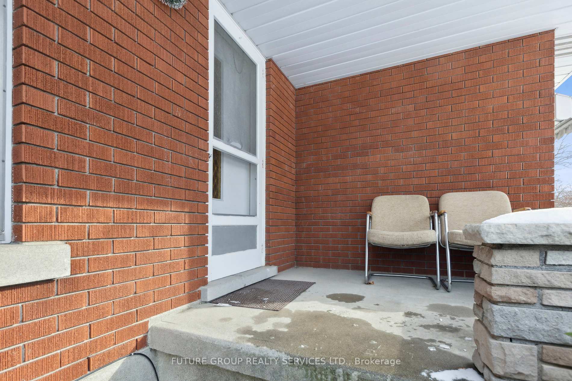 Photo 4 of 123 Elgin Crescent, Waterloo — HOMEH