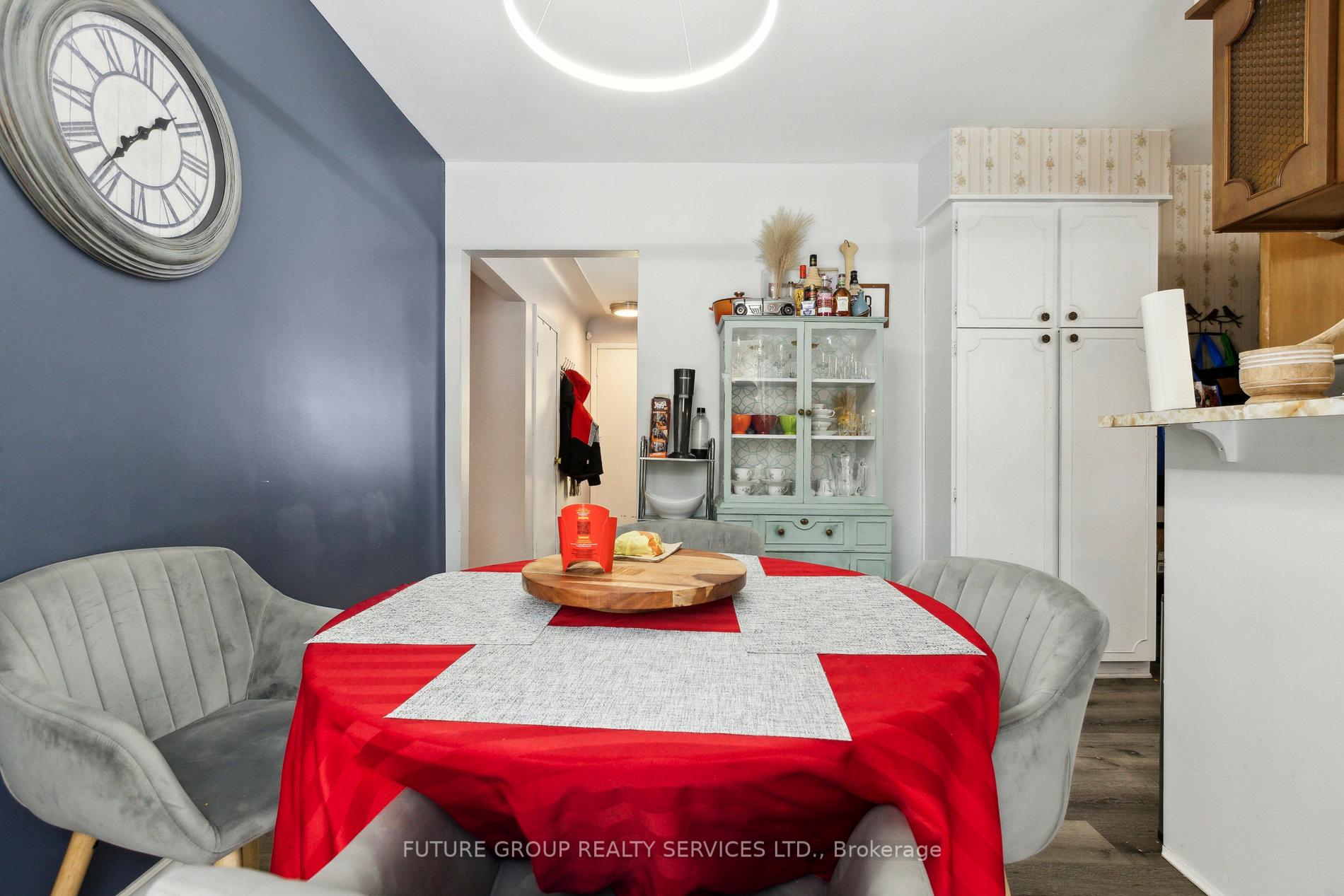 Photo 9 of 123 Elgin Crescent, Waterloo — HOMEH