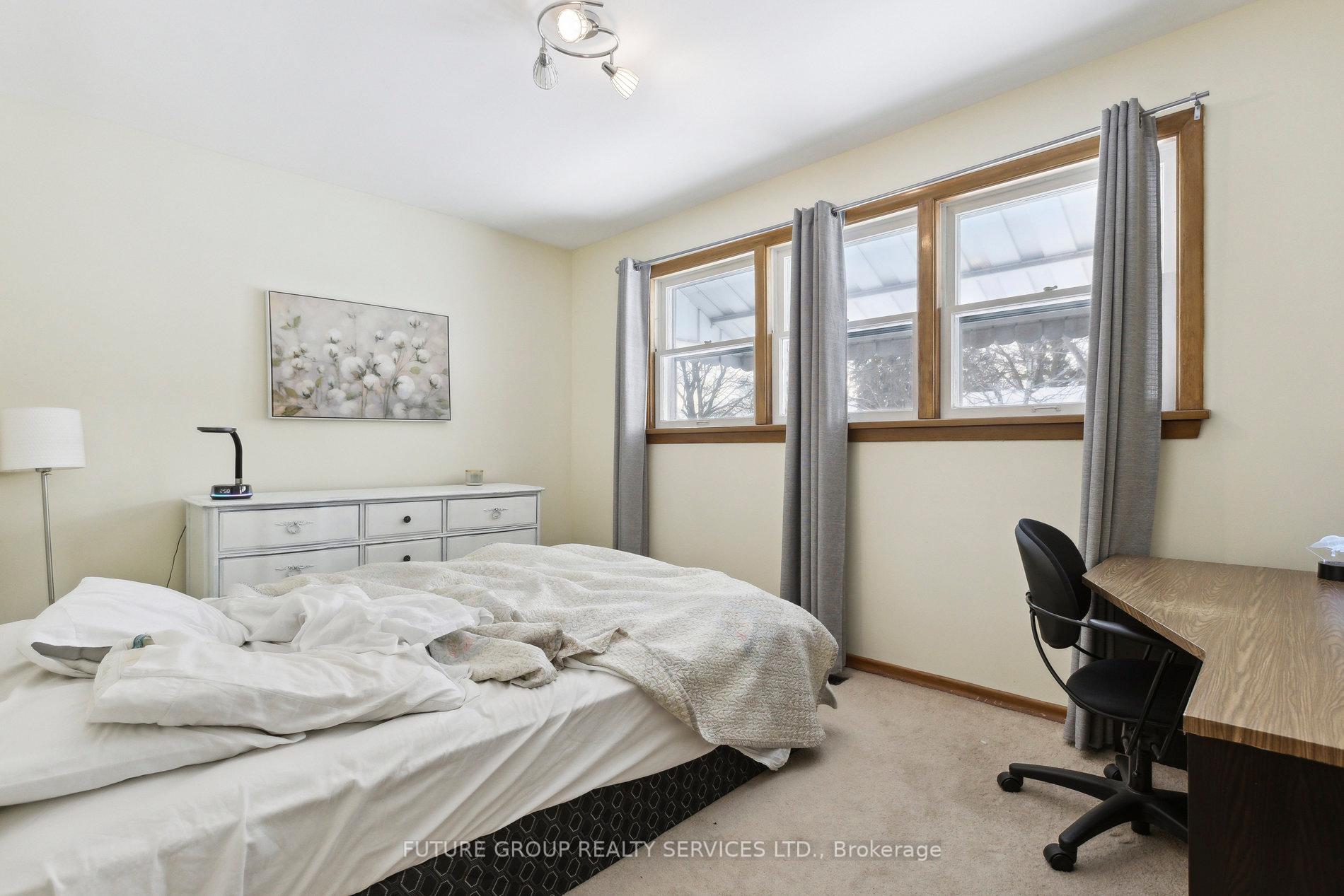 Photo 19 of 123 Elgin Crescent, Waterloo — HOMEH