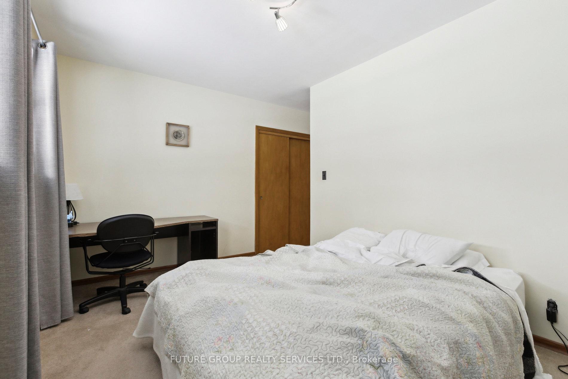 Photo 21 of 123 Elgin Crescent, Waterloo — HOMEH