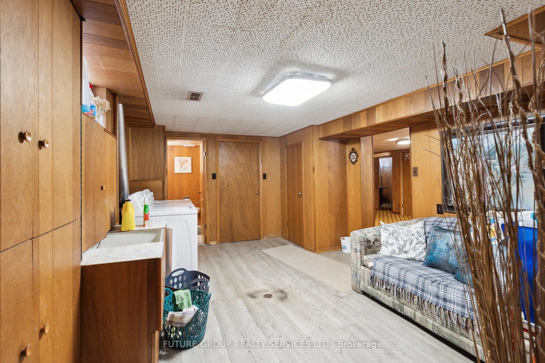 Photo 25 of 123 Elgin Crescent, Waterloo — HOMEH