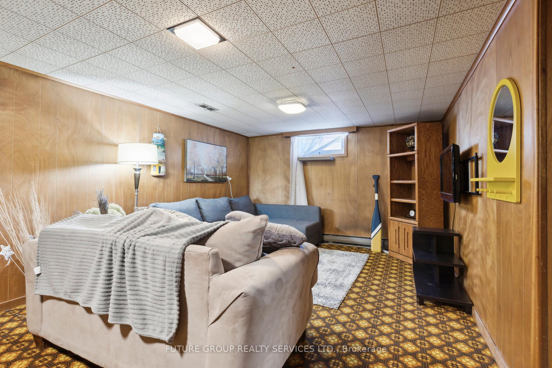 Photo 28 of 123 Elgin Crescent, Waterloo — HOMEH