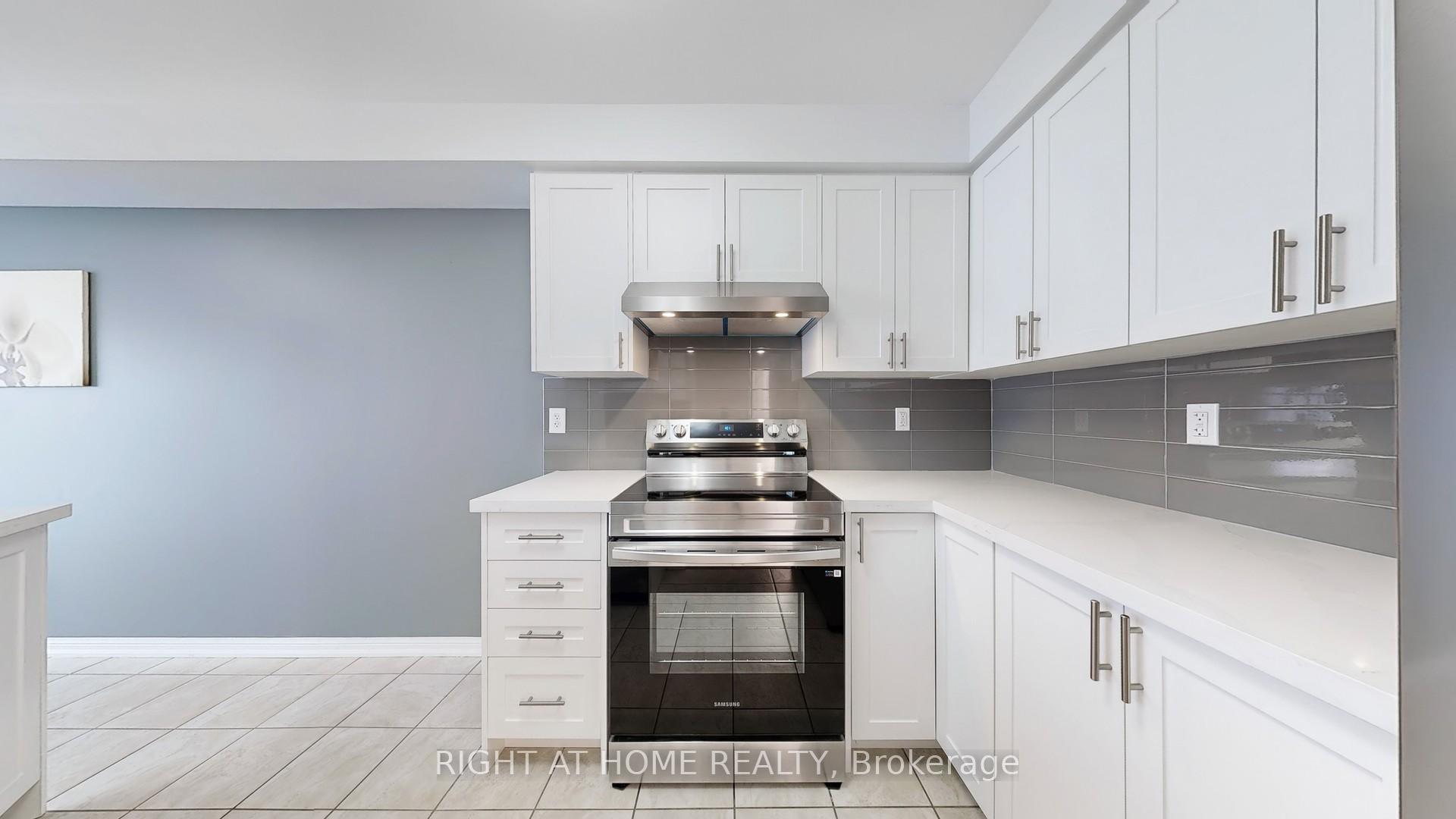 Photo 11 of 76 Barkdale Way, Whitby, Pringle Creek — HOMEH