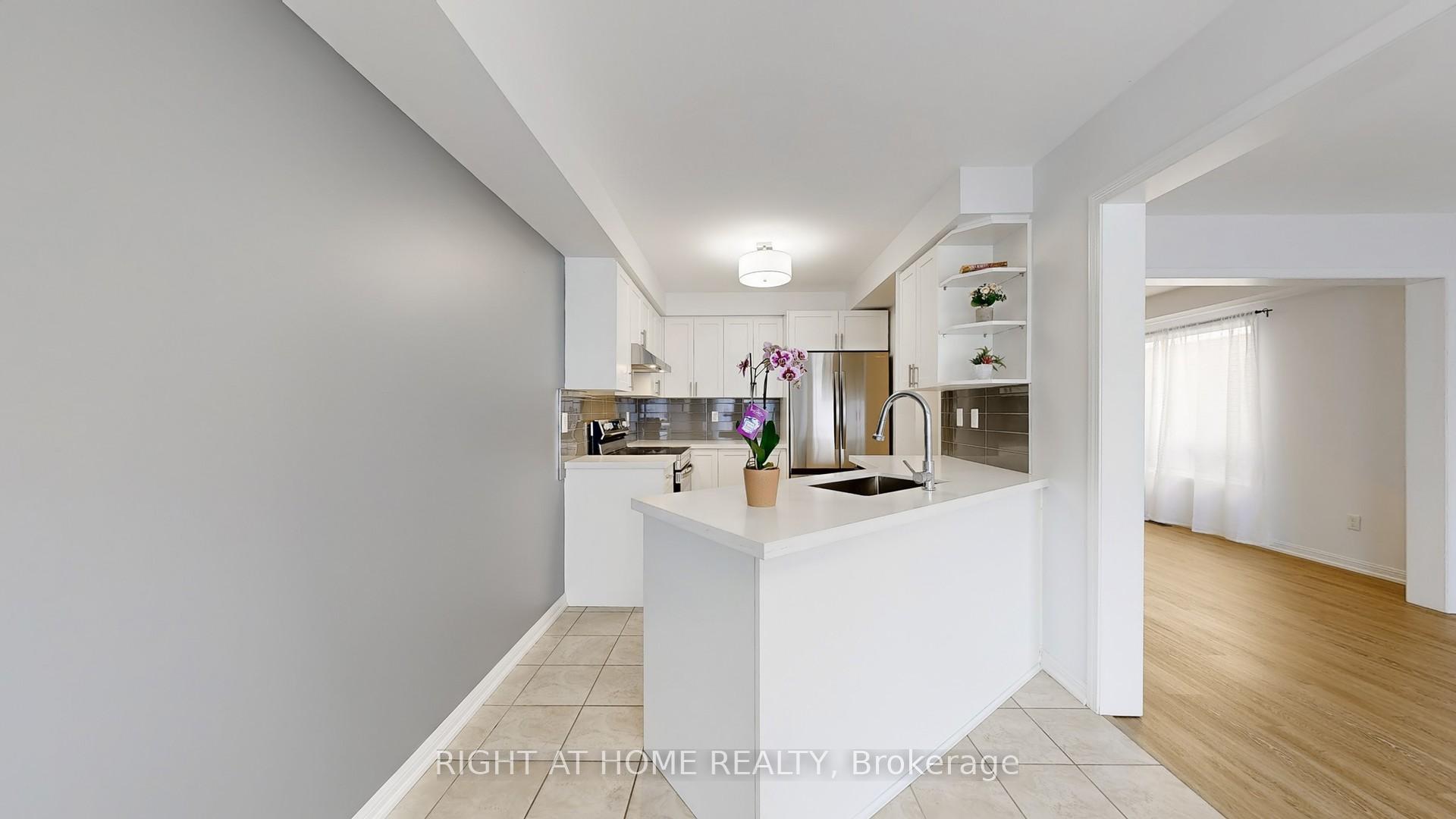 Photo 13 of 76 Barkdale Way, Whitby, Pringle Creek — HOMEH