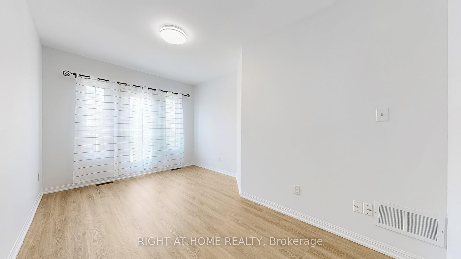 Photo 17 of 76 Barkdale Way, Whitby, Pringle Creek — HOMEH