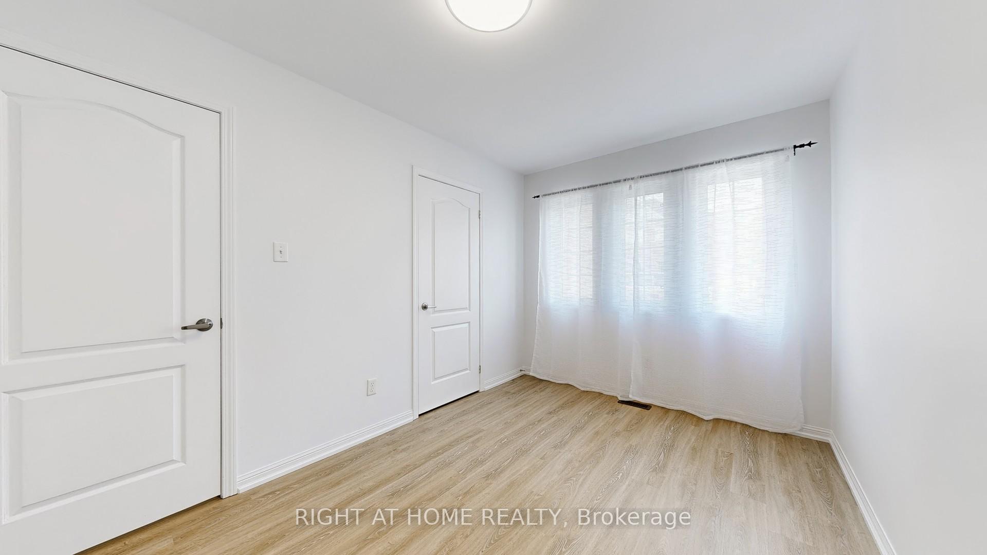 Photo 33 of 76 Barkdale Way, Whitby, Pringle Creek — HOMEH