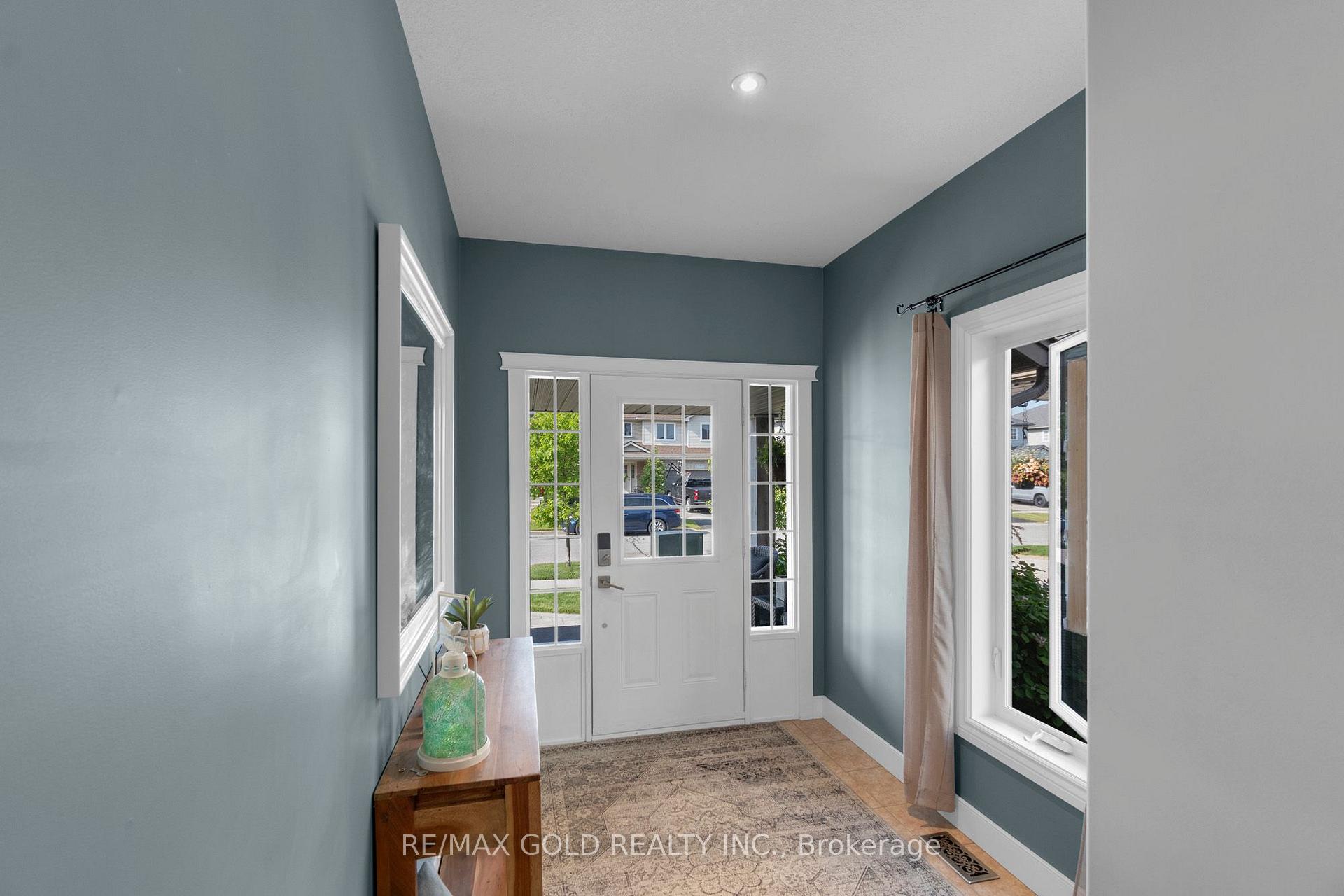 Photo 5 of 239 Park Avenue W, Woolwich — HOMEH
