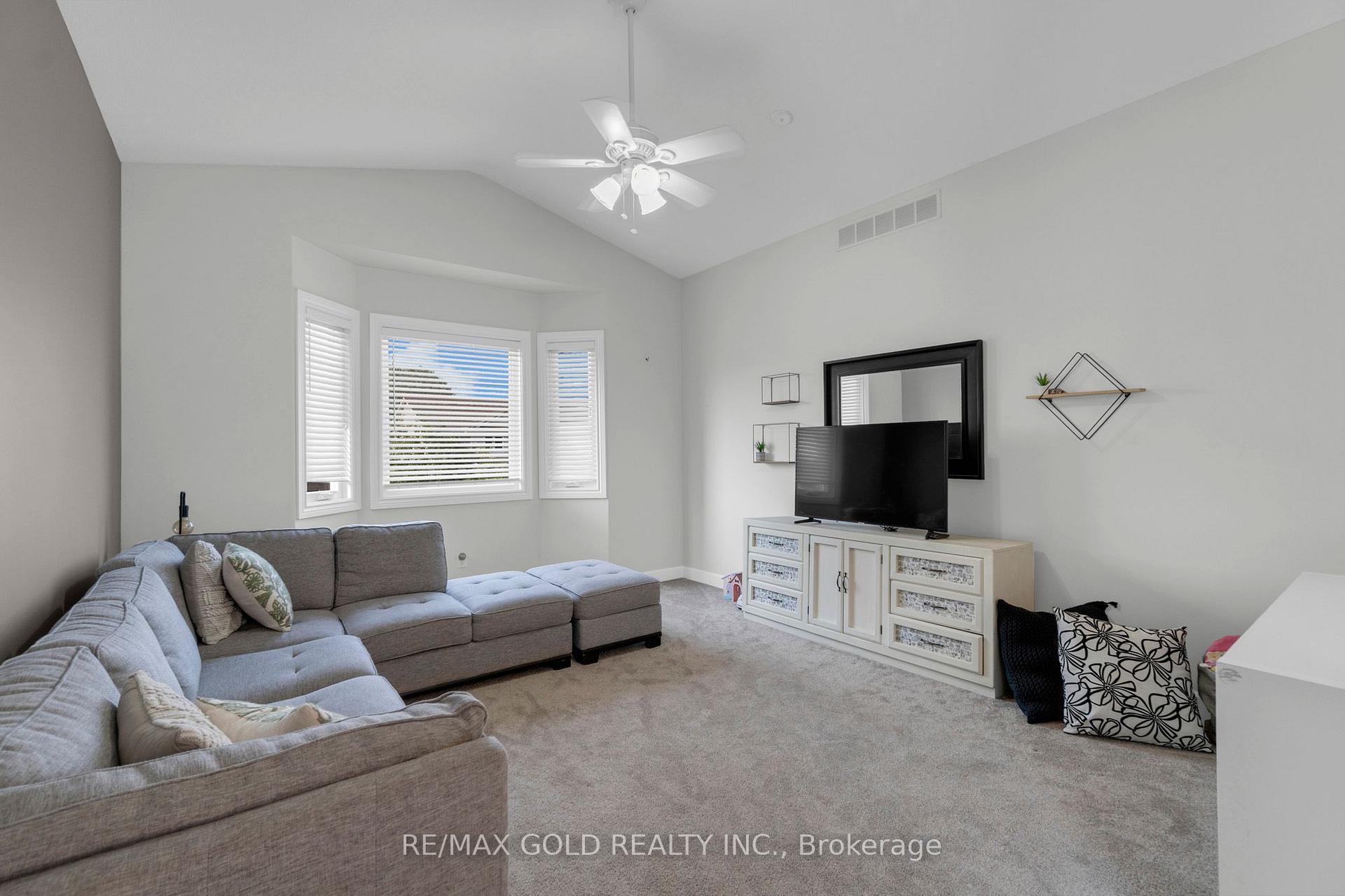 Photo 22 of 239 Park Avenue W, Woolwich — HOMEH