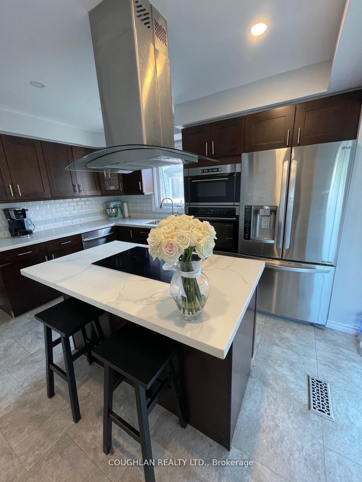 Photo 2 of 12 Horseshoe Drive, Whitby, Blue Grass Meadows — HOMEH