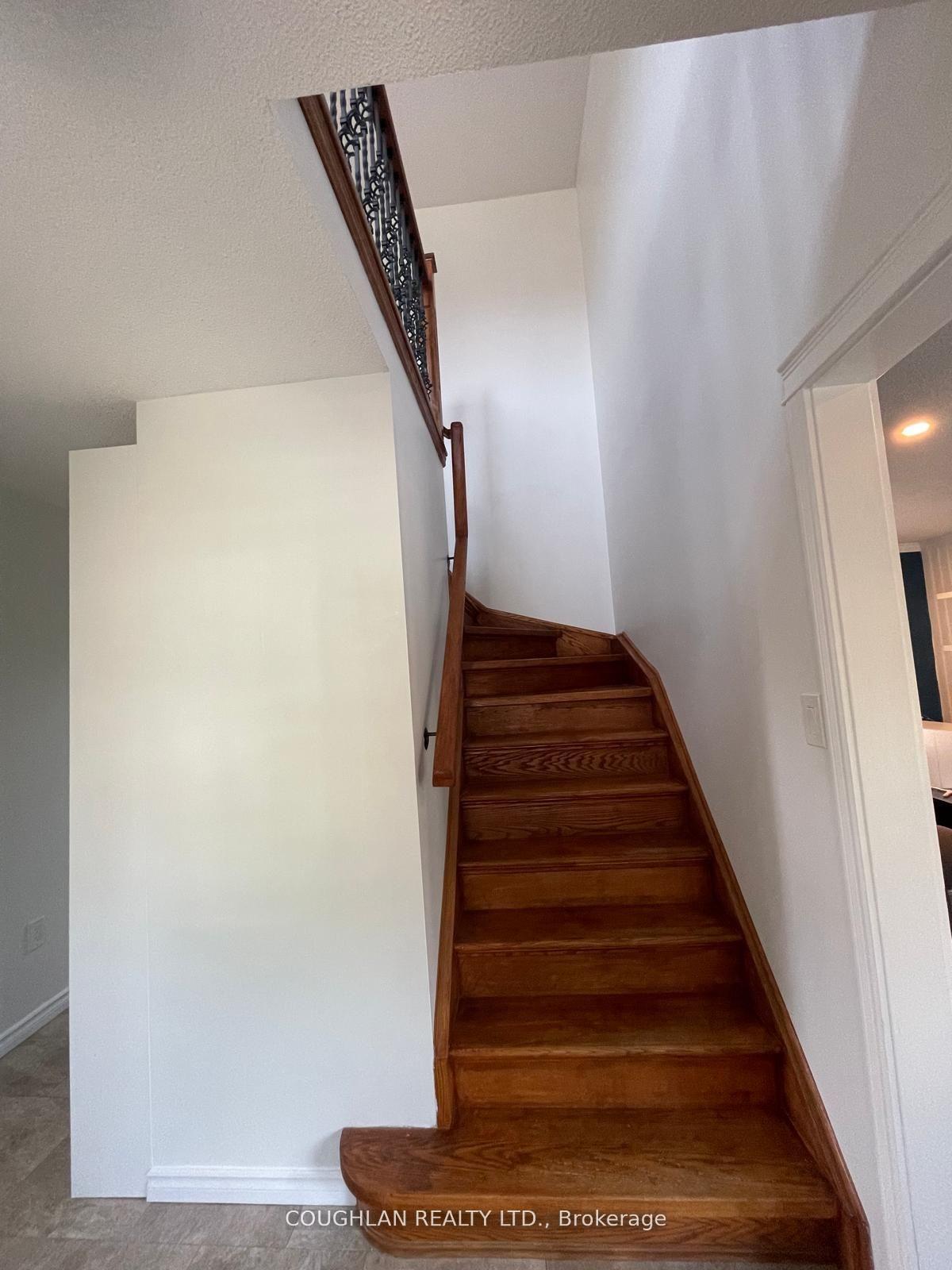Photo 7 of 12 Horseshoe Drive, Whitby, Blue Grass Meadows — HOMEH