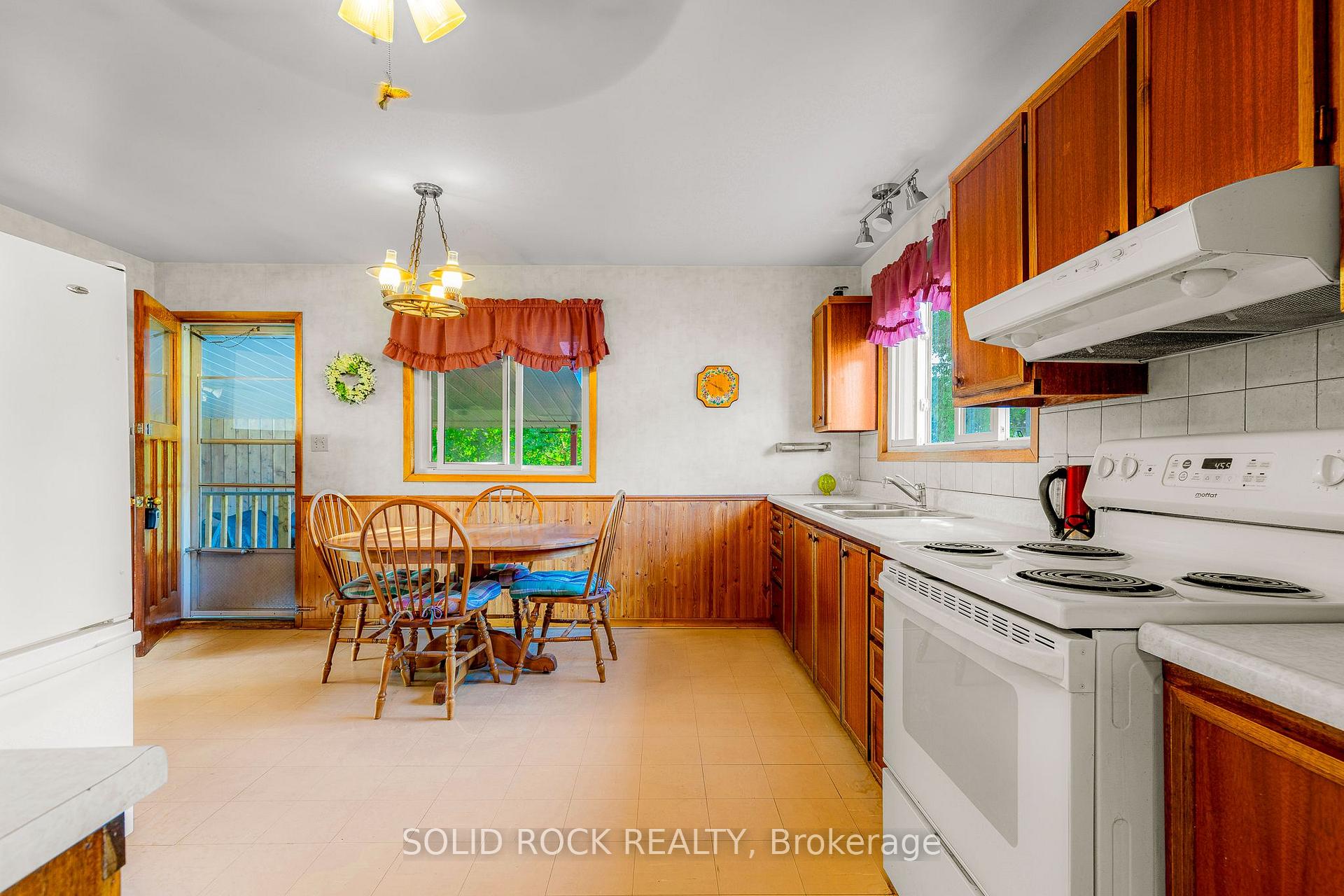 Photo 2 of 41 Sarah Street, Augusta, Augusta Twp — HOMEH