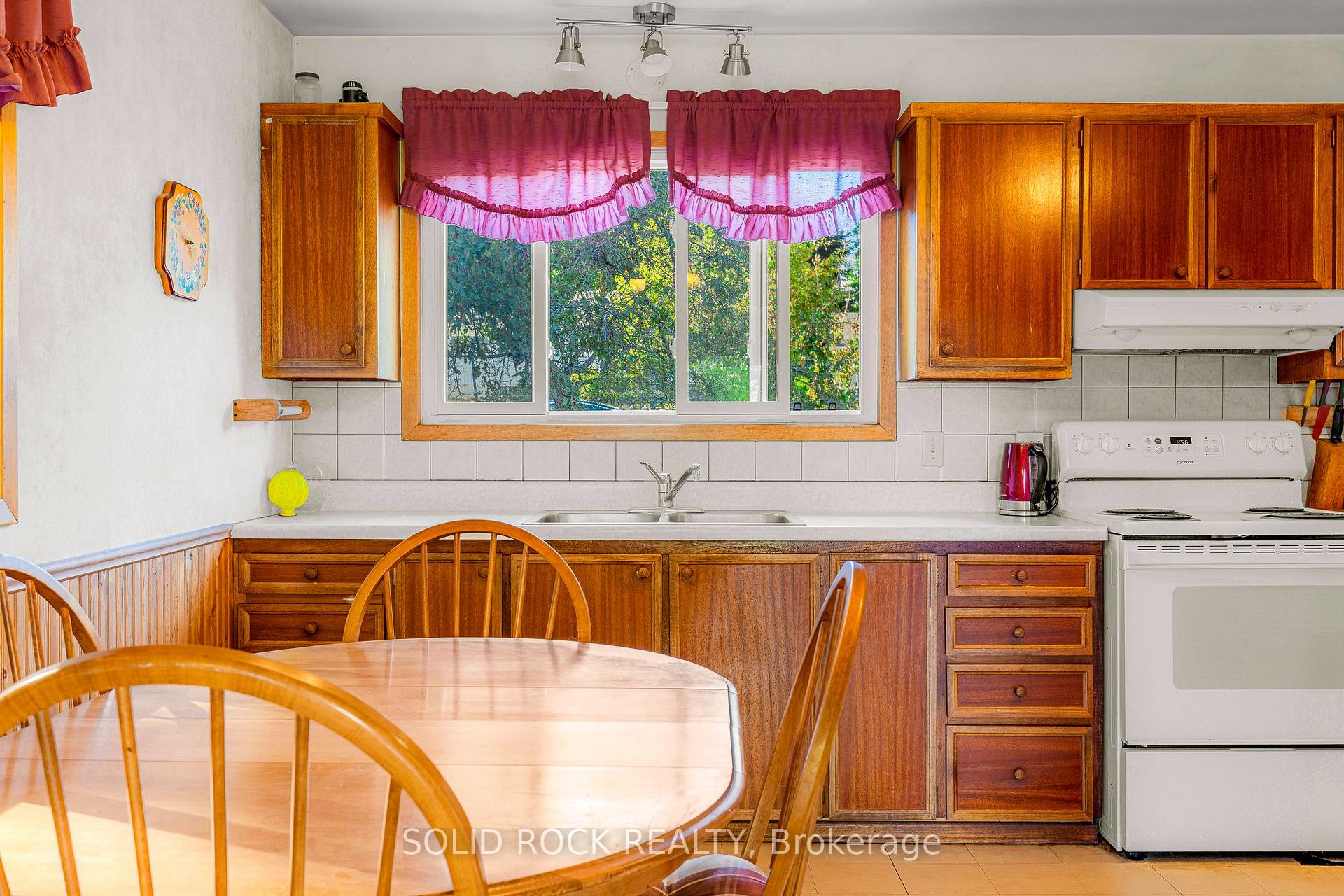 Photo 10 of 41 Sarah Street, Augusta, Augusta Twp — HOMEH