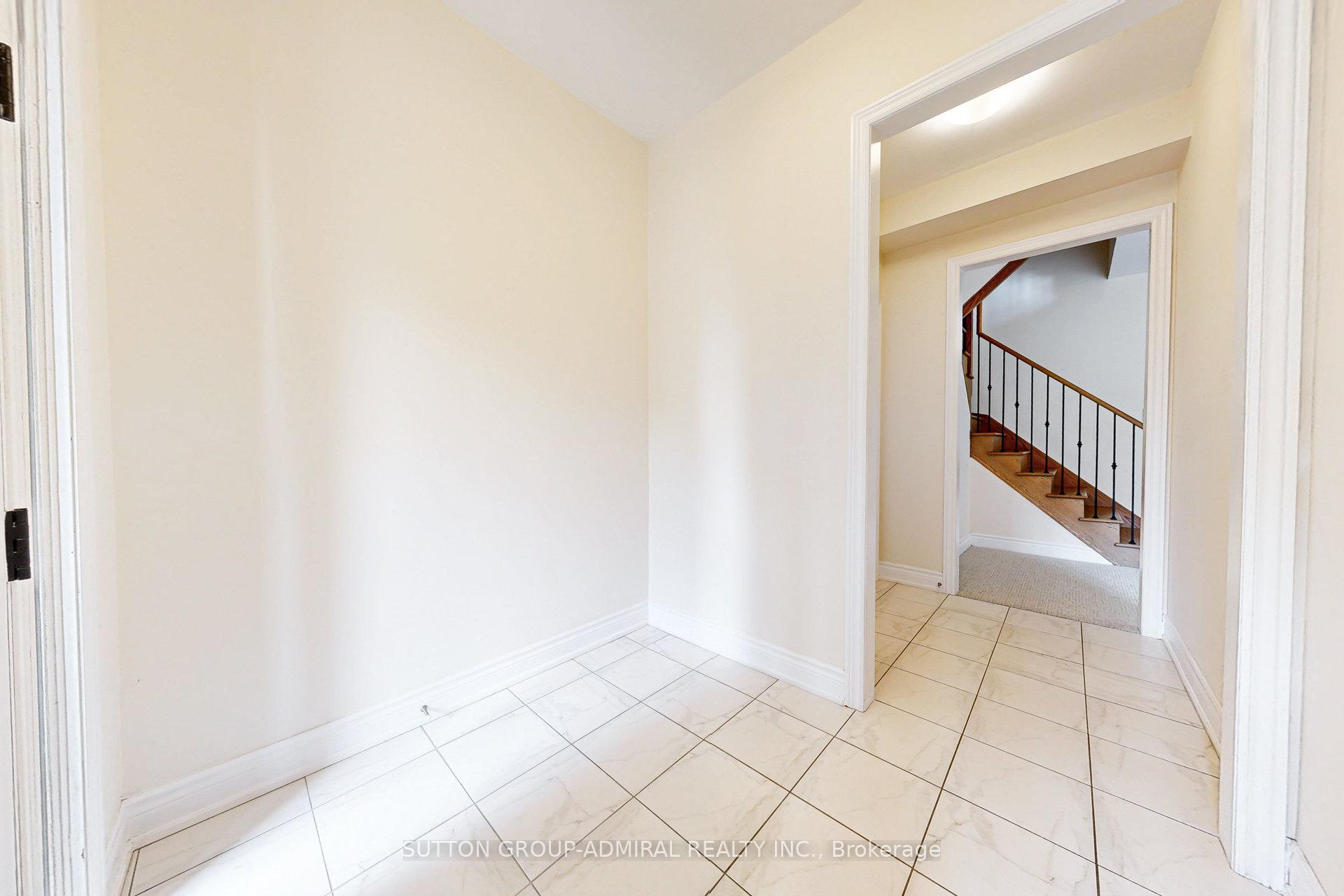Photo 9 of 24 Carrville Woods Circle, Vaughan, Patterson — HOMEH