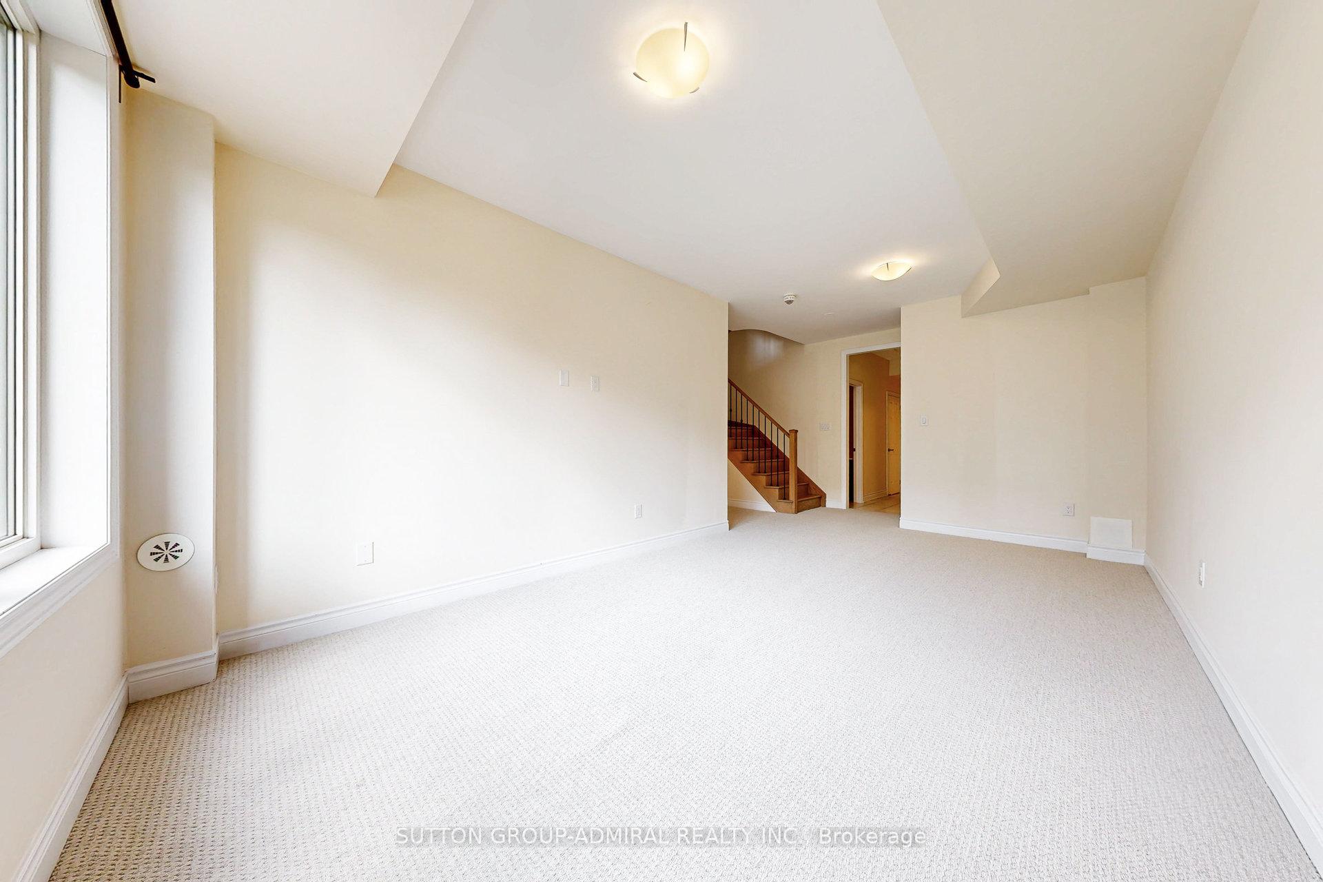 Photo 11 of 24 Carrville Woods Circle, Vaughan, Patterson — HOMEH
