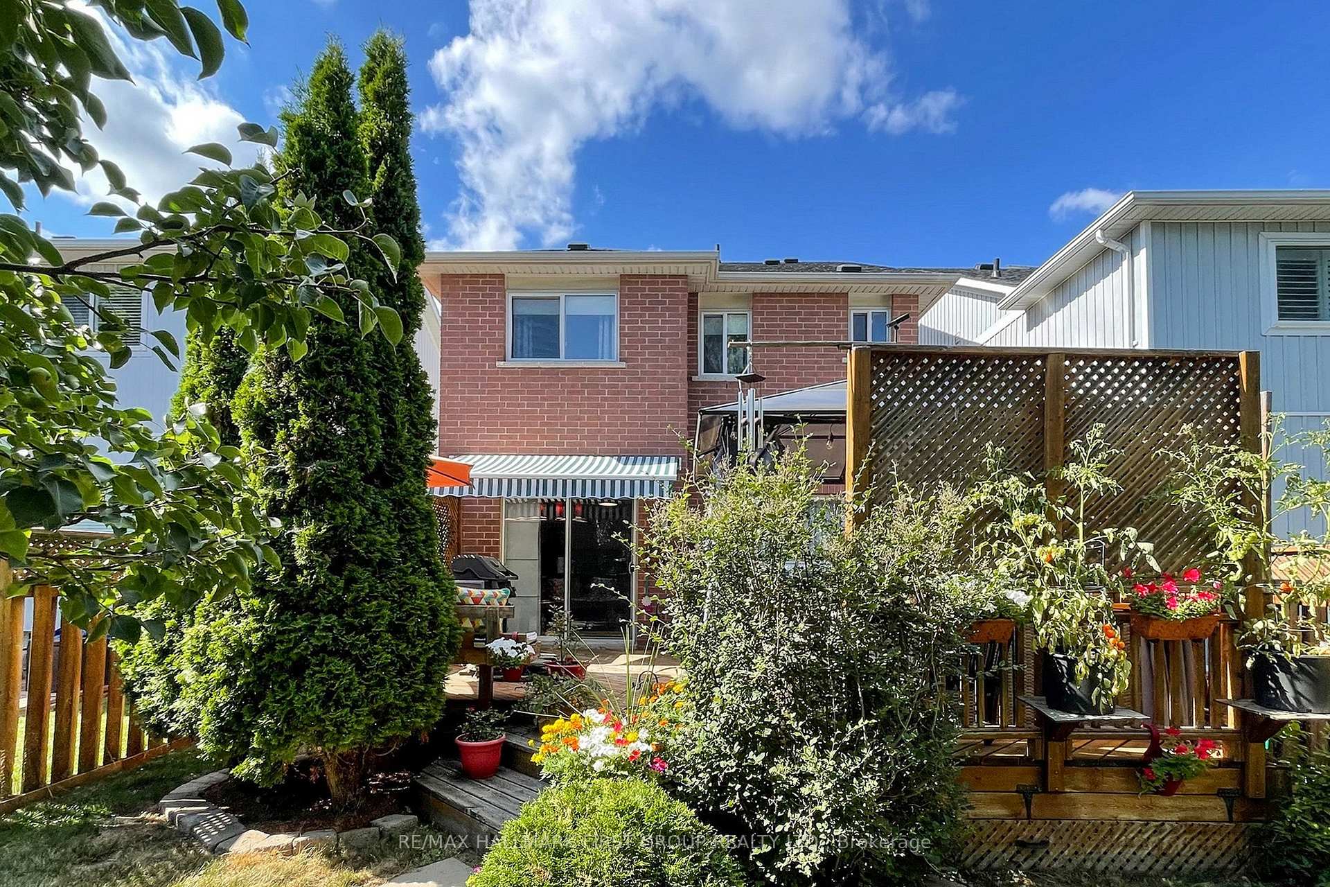 Photo 15 of 33 Wessex Drive, Whitby, Brooklin — HOMEH