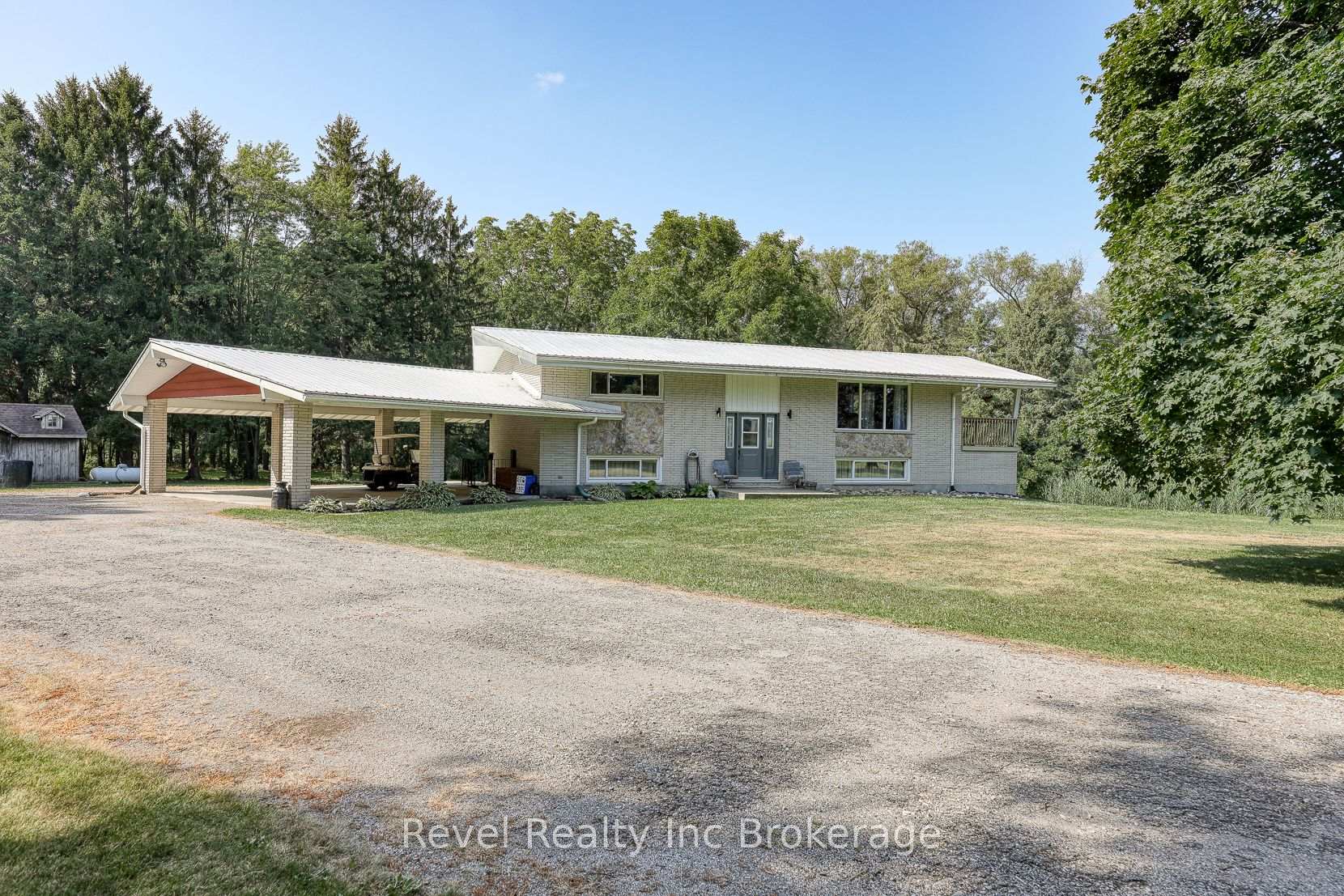 Front of 843540 Road 84