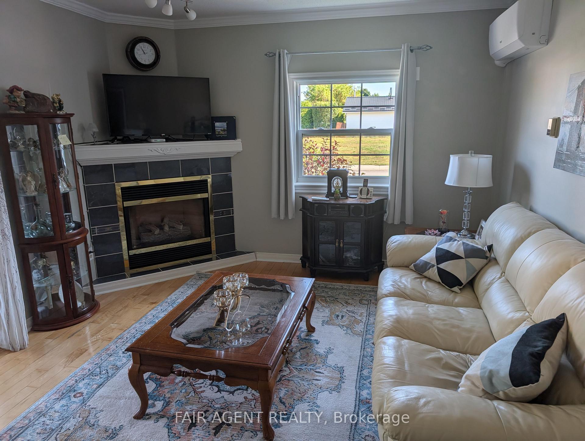 Photo 9 of 167 Edward Street S, Arnprior — HOMEH