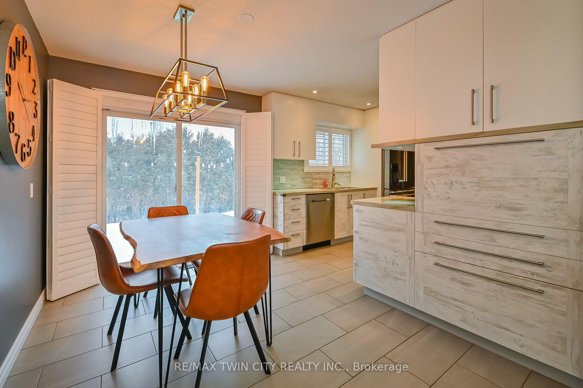 Photo 9 of 214 Winfield Avenue, Waterloo — HOMEH