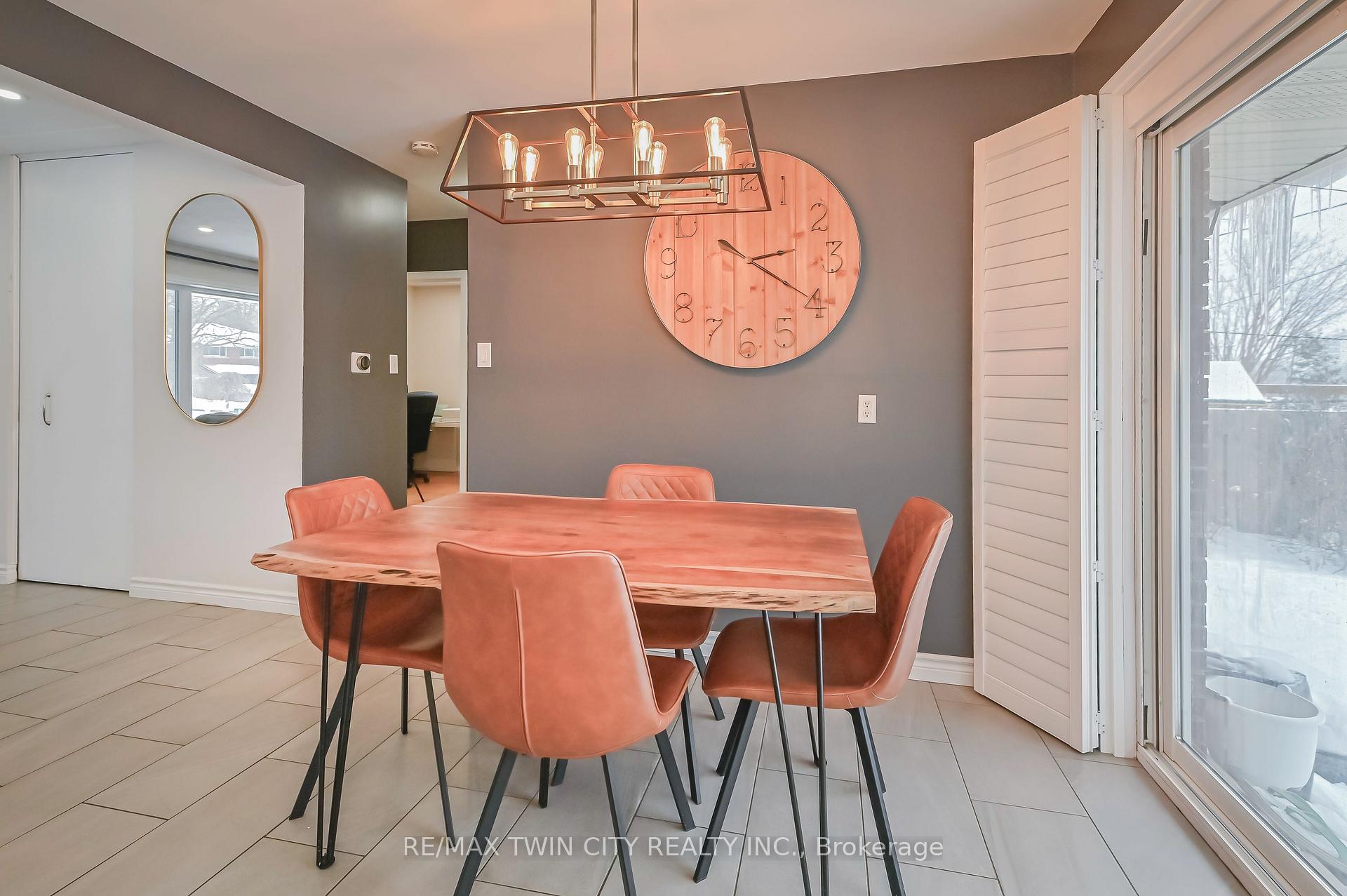 Photo 10 of 214 Winfield Avenue, Waterloo — HOMEH