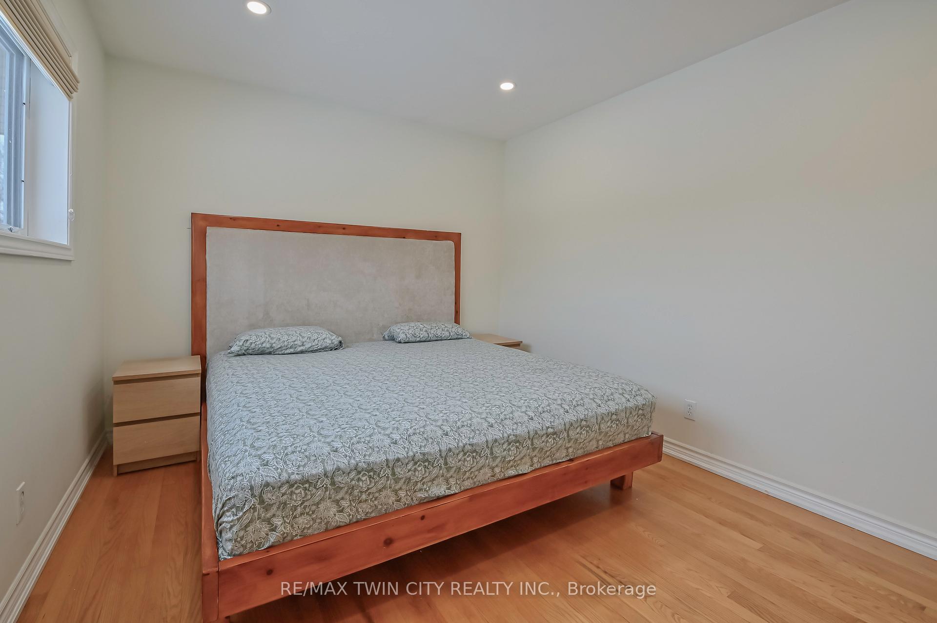 Photo 18 of 214 Winfield Avenue, Waterloo — HOMEH