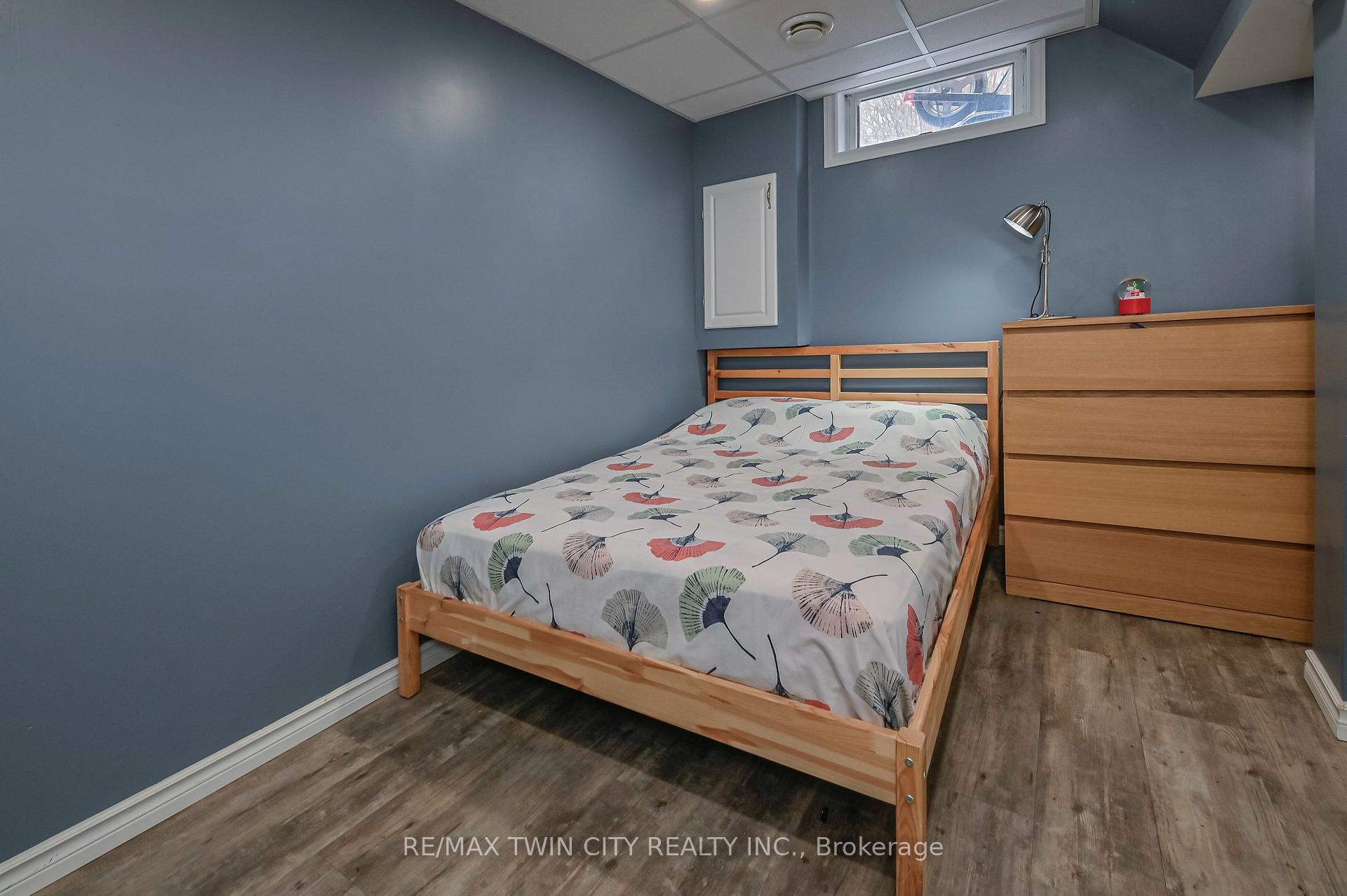 Photo 33 of 214 Winfield Avenue, Waterloo — HOMEH