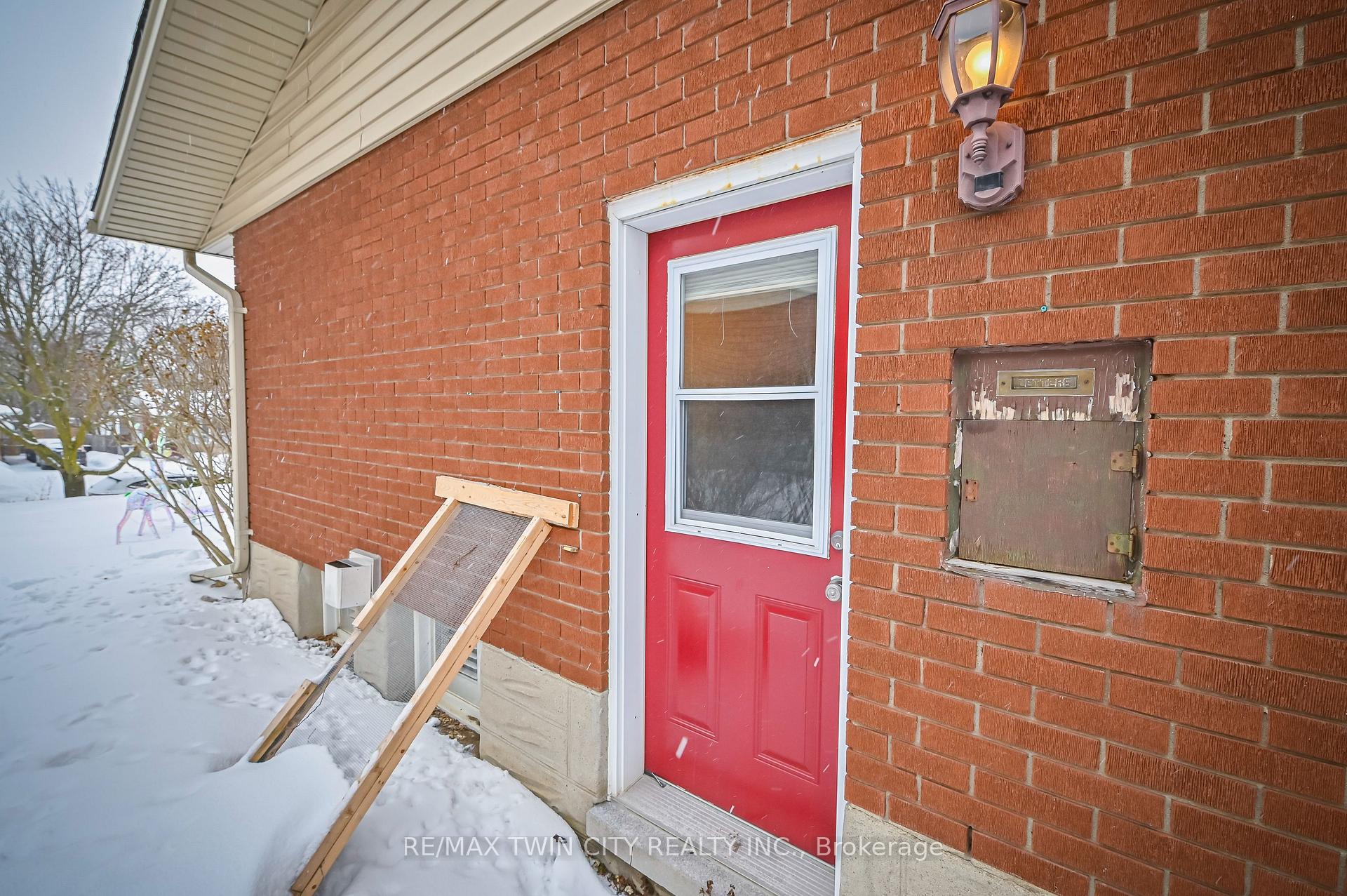 Photo 41 of 214 Winfield Avenue, Waterloo — HOMEH