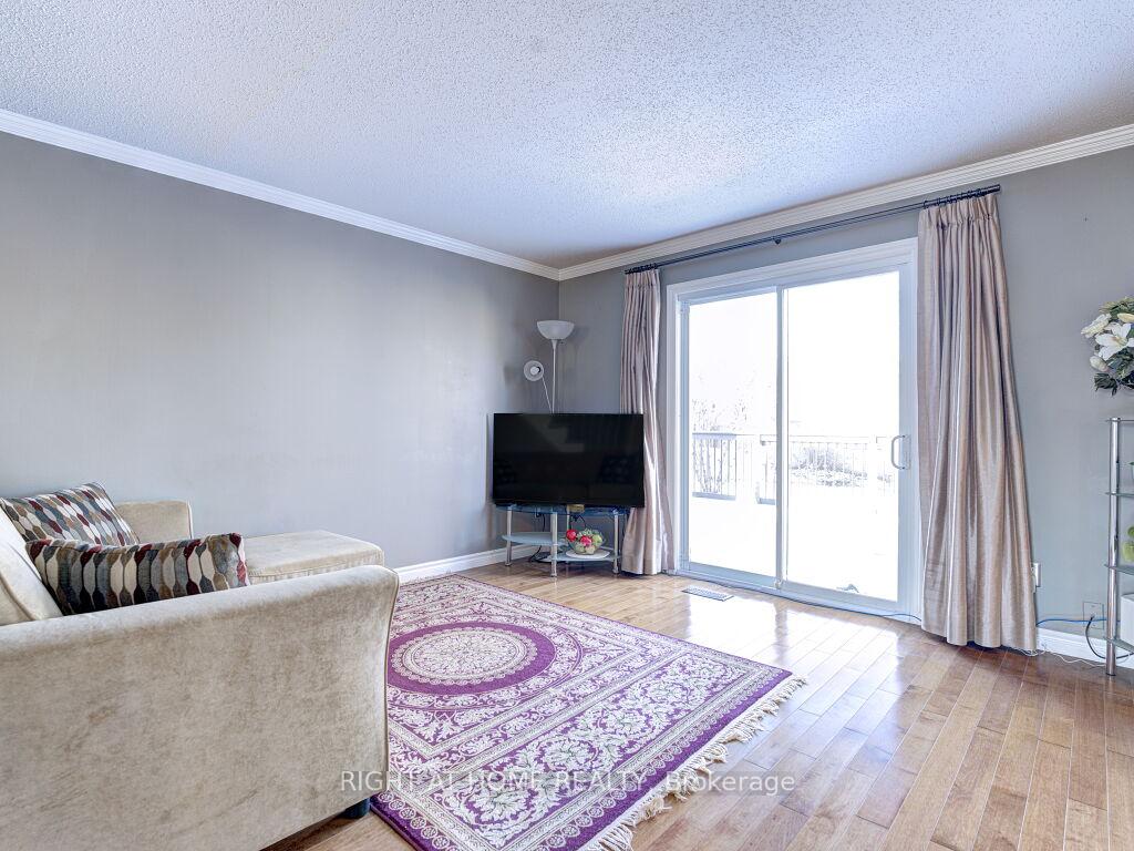 Photo 7 of 548 Westvale Drive, Waterloo — HOMEH