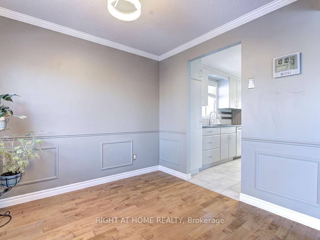 Photo 10 of 548 Westvale Drive, Waterloo — HOMEH