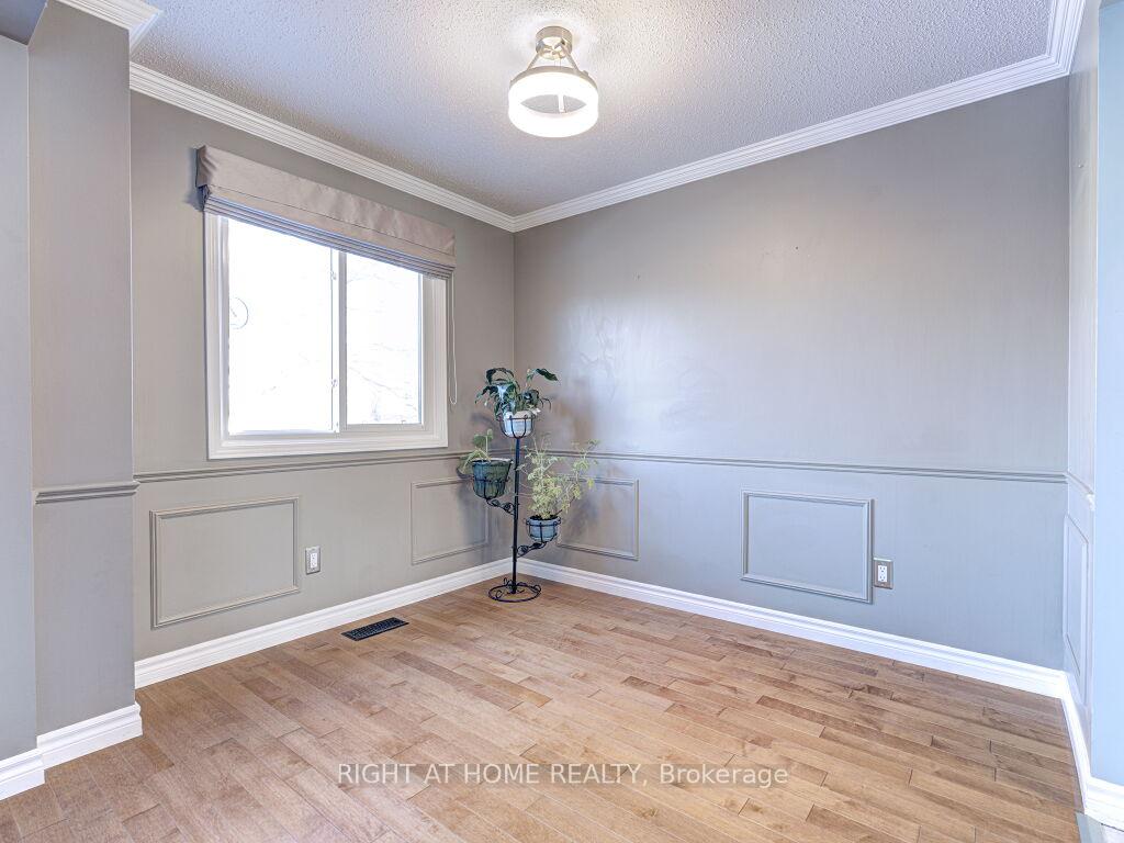 Photo 11 of 548 Westvale Drive, Waterloo — HOMEH