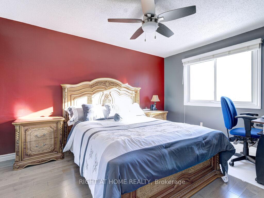 Photo 15 of 548 Westvale Drive, Waterloo — HOMEH