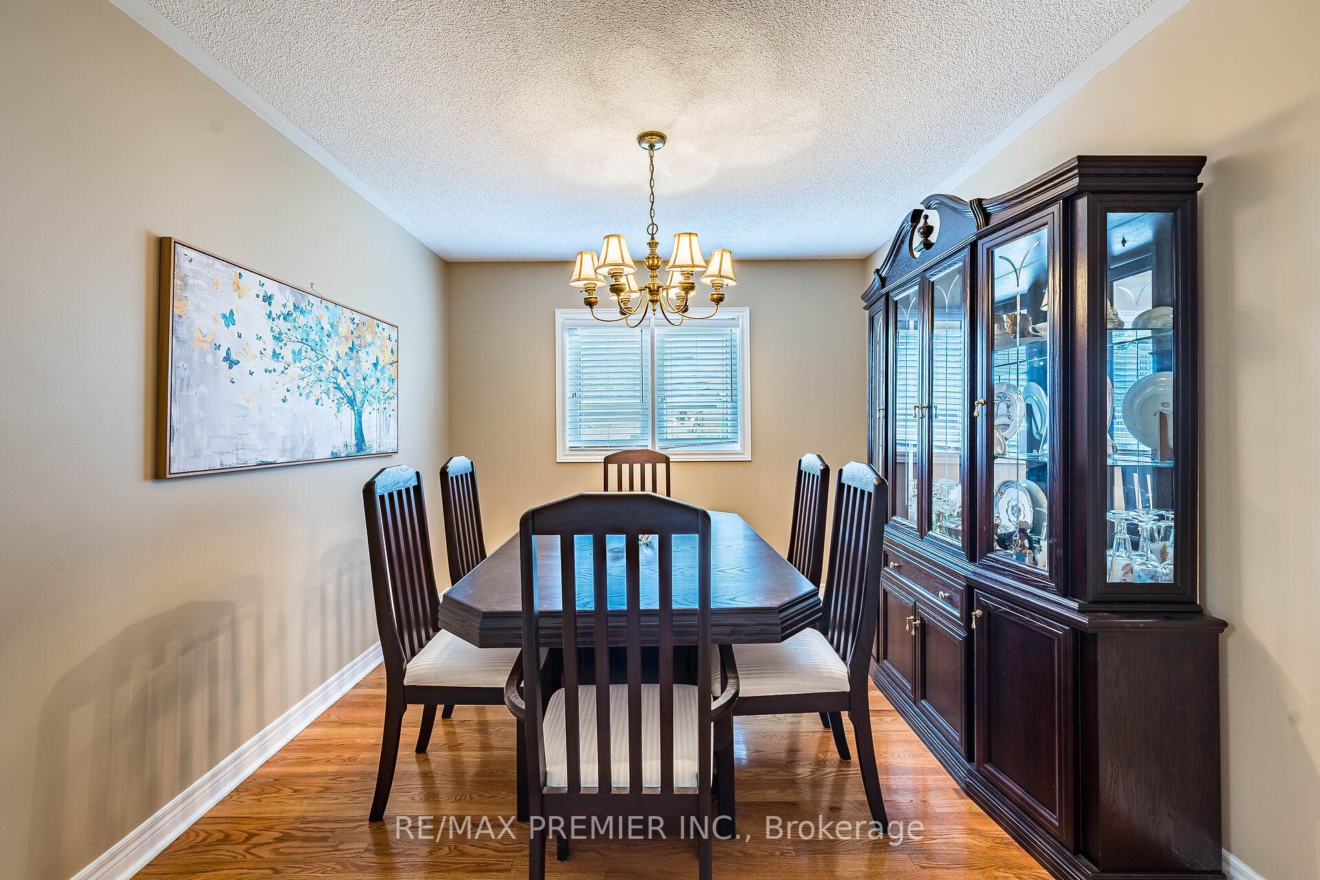 Photo 6 of 457 Glenkindie Avenue, Vaughan, Maple — HOMEH